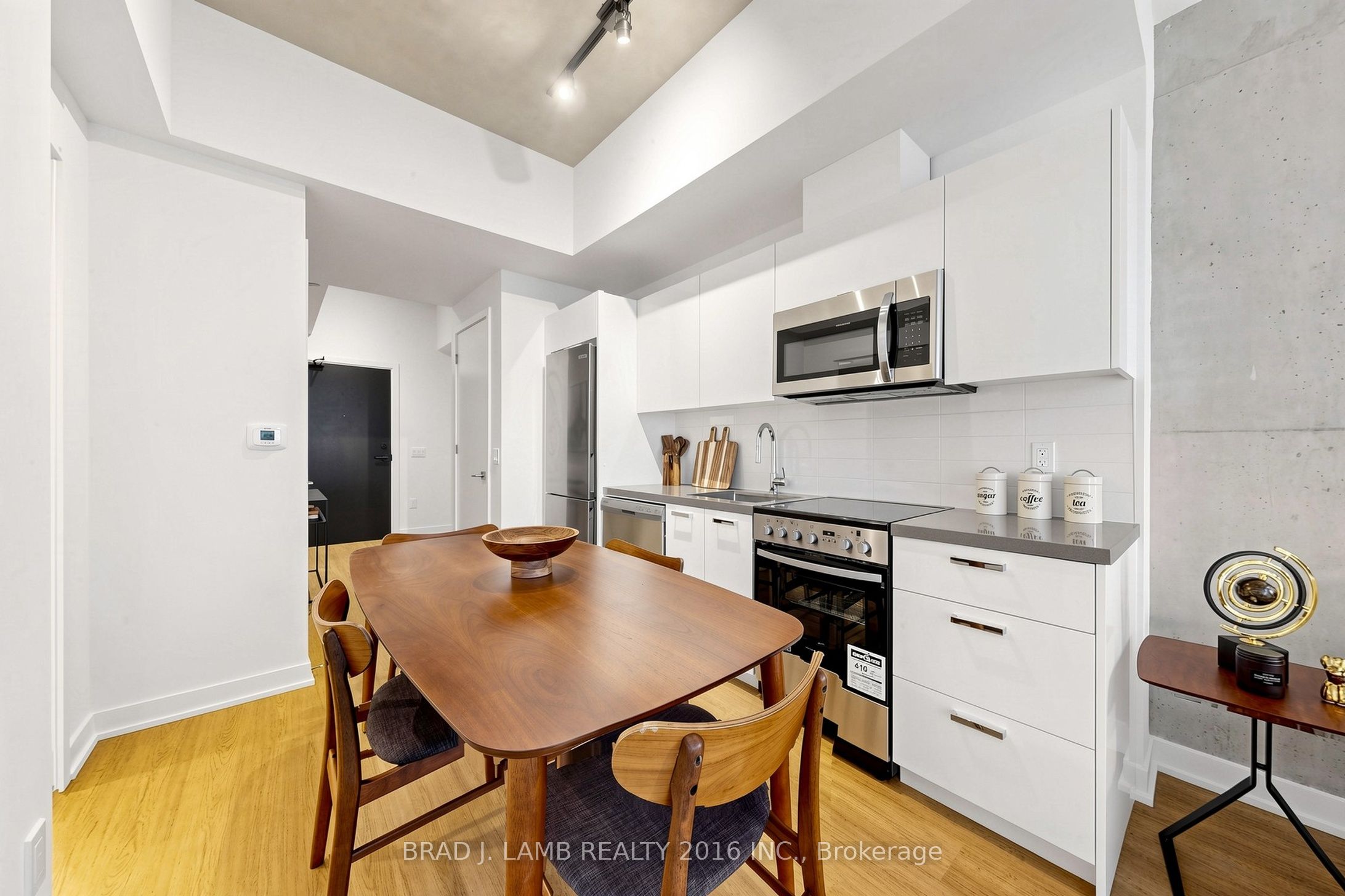 284 King Street E 808 Property Photo 7