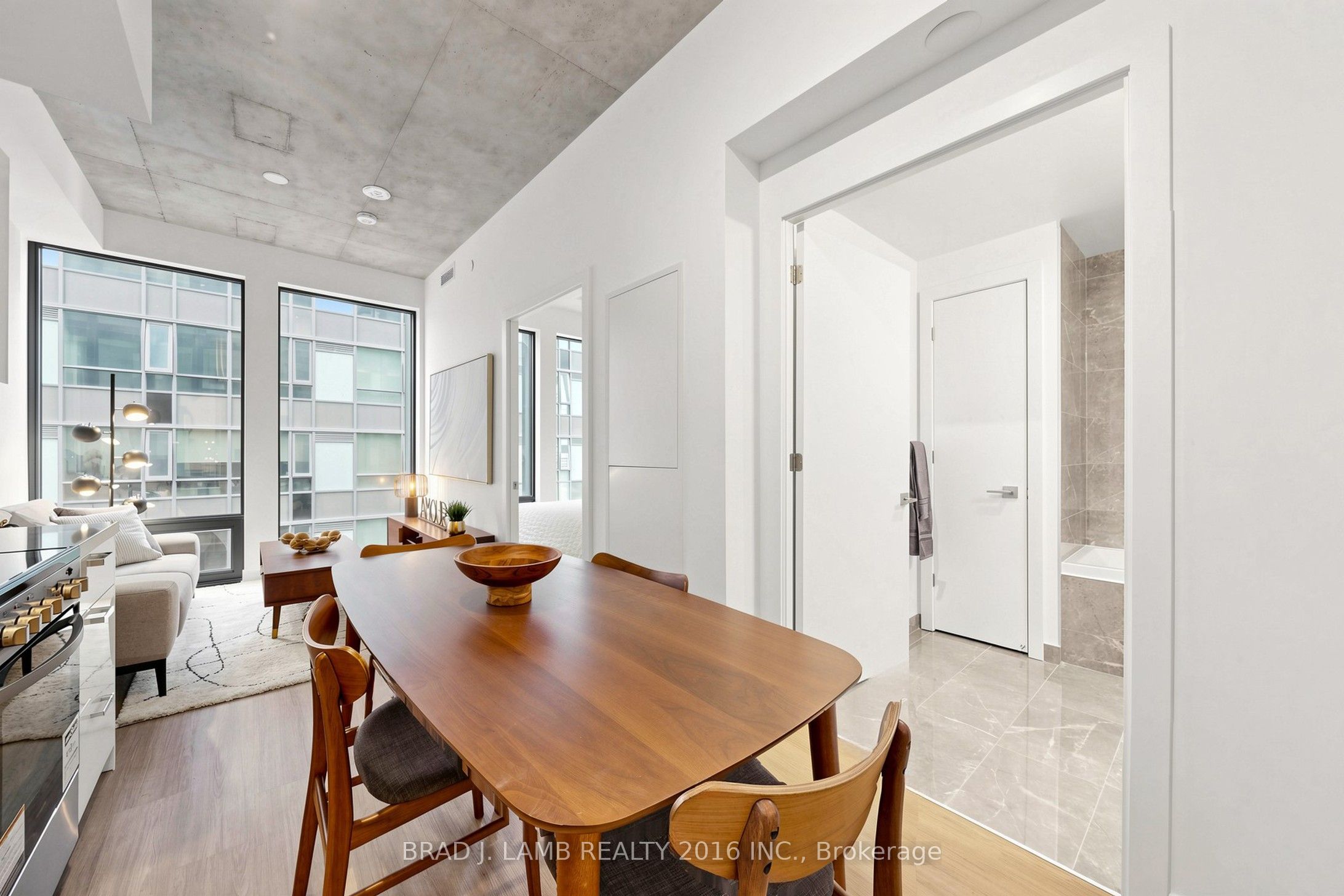 284 King Street E 808 Property Photo 8