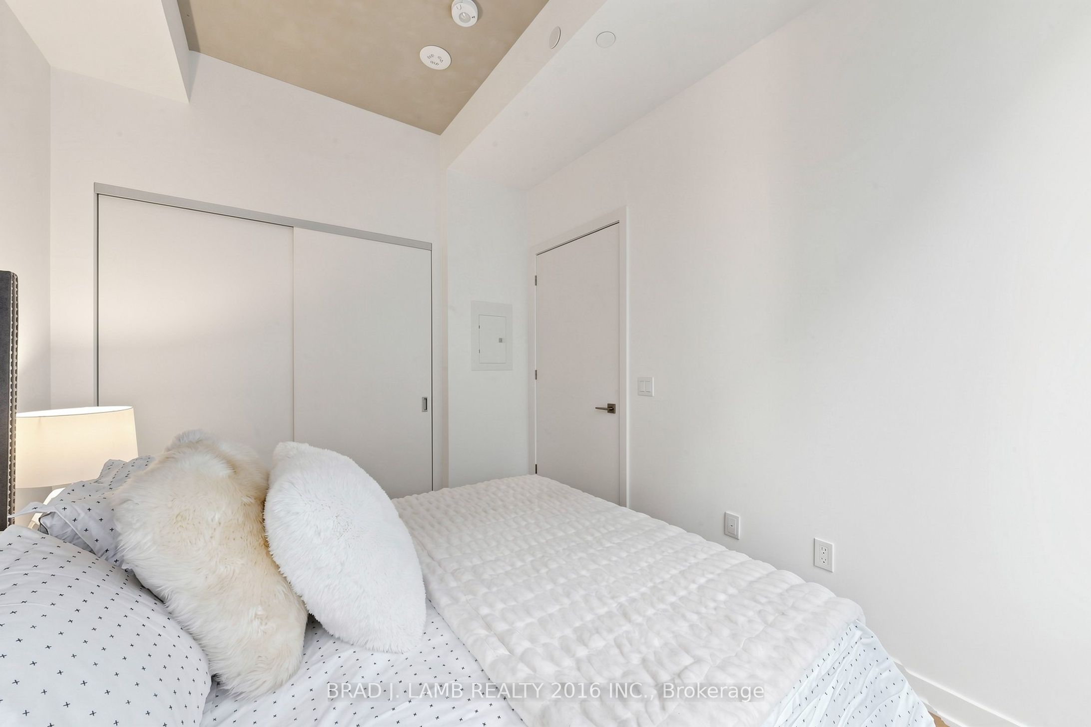 284 King Street E 808 Property Photo 13