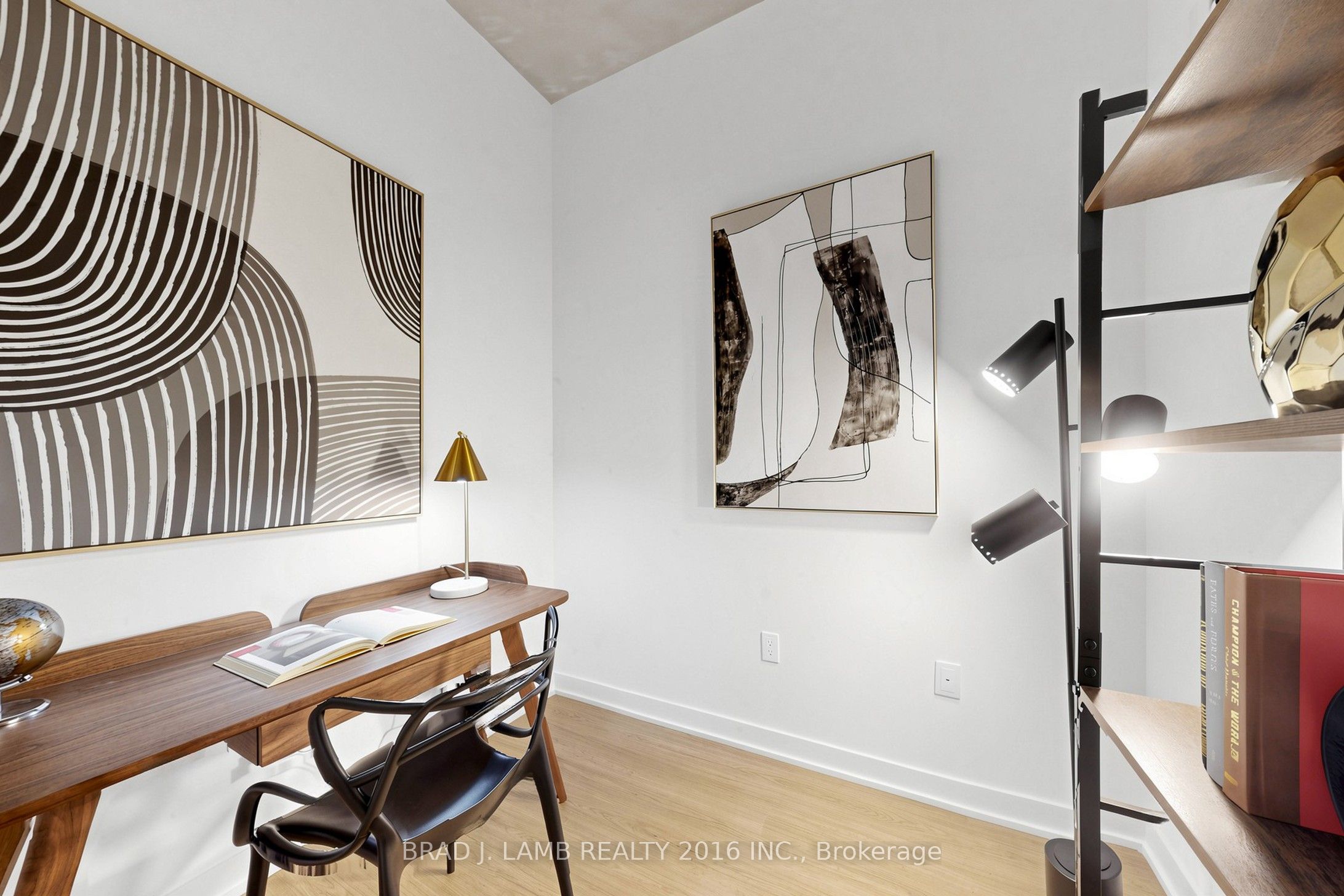284 King Street E 808 Property Photo 14