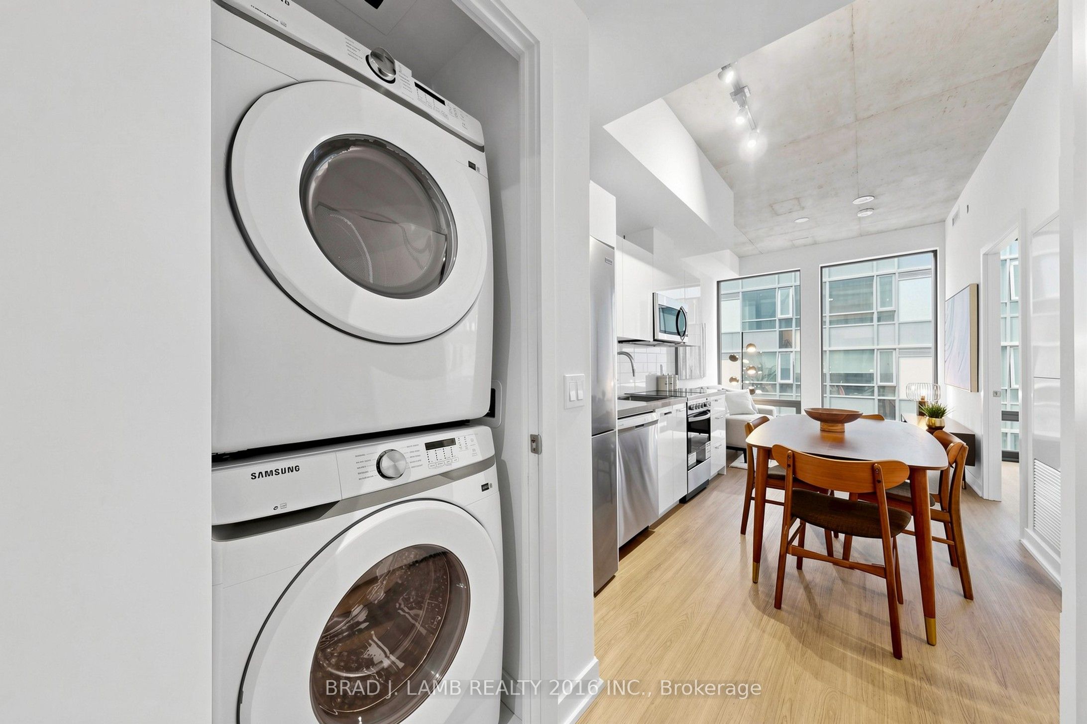 284 King Street E 808 Property Photo 17