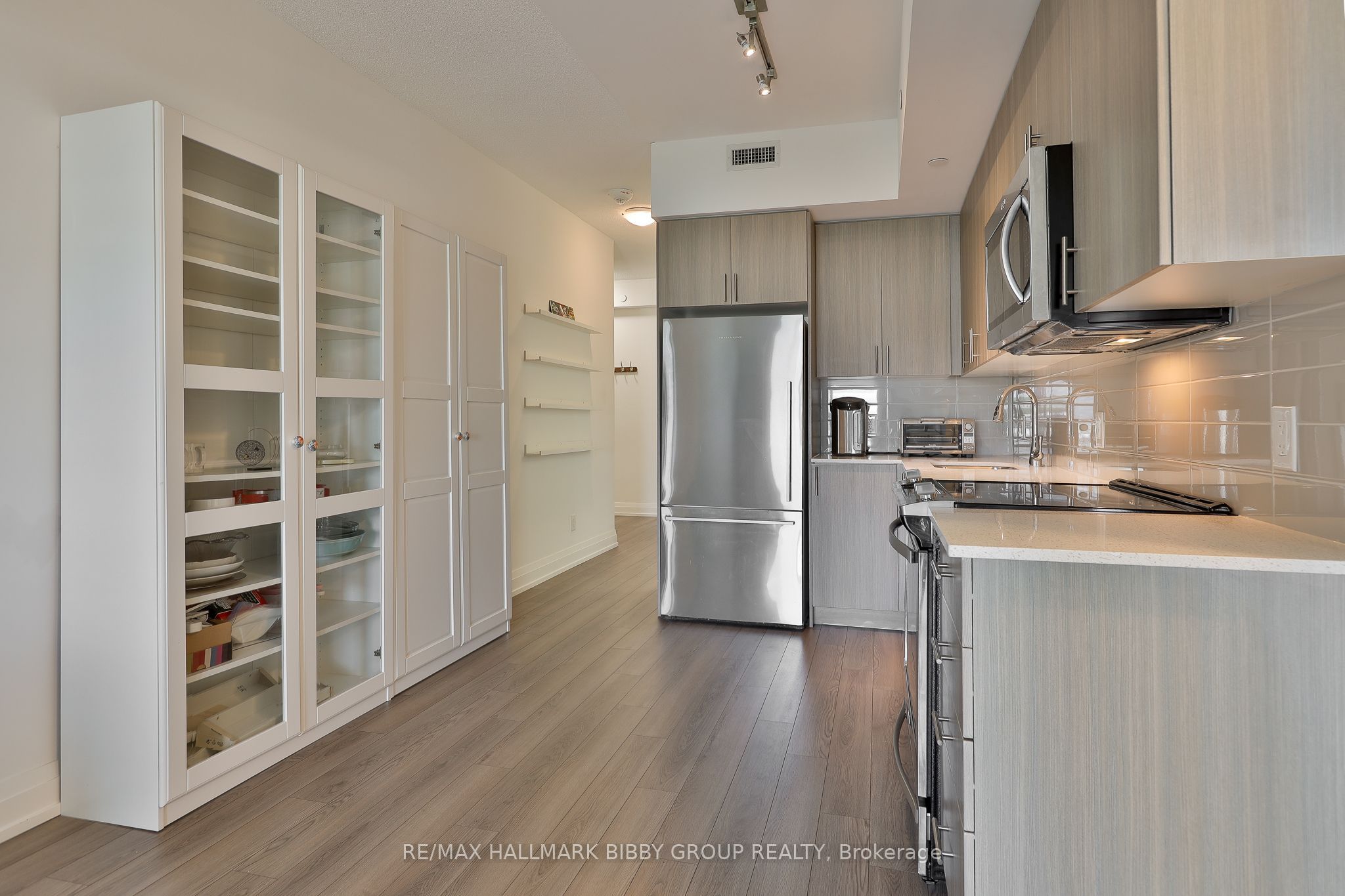 591 Sheppard Avenue E 519 Property Photo 8