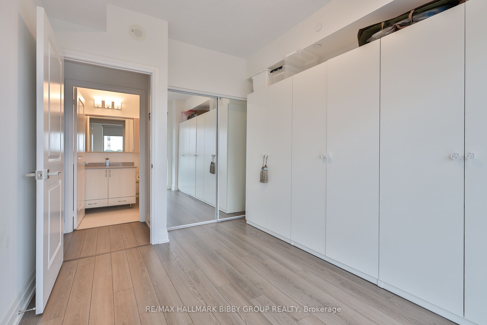 591 Sheppard Avenue E 519 Property Photo 17
