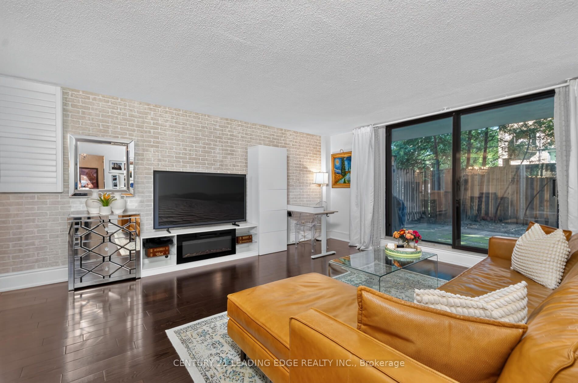 212 St George Street 104 Property Photo 4