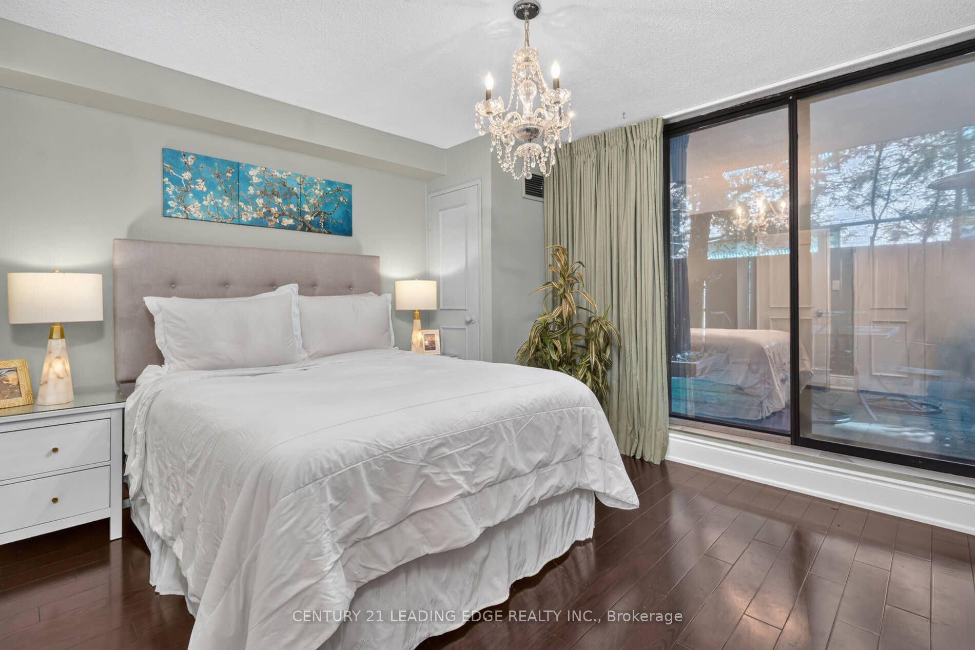 212 St George Street 104 Property Photo 21