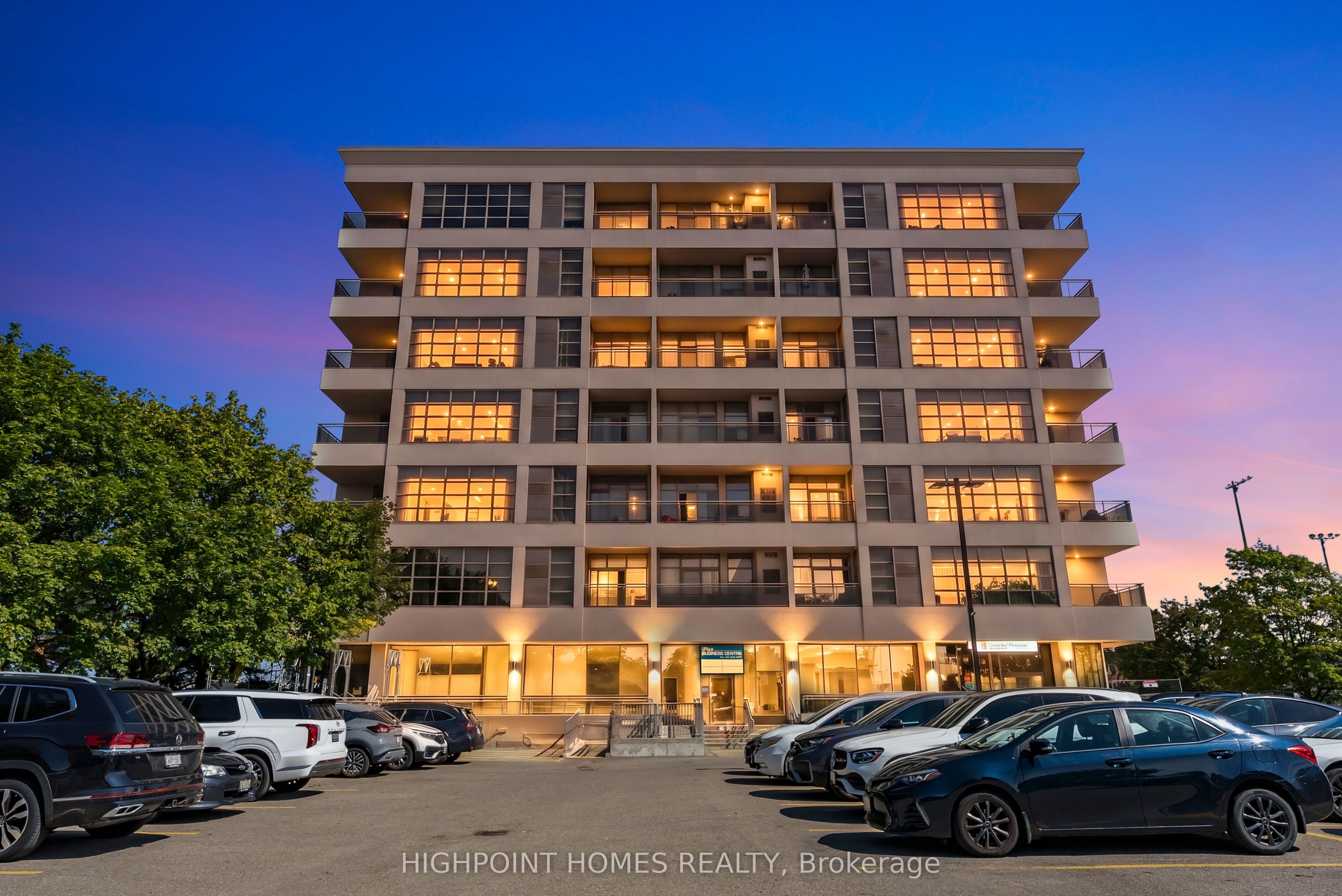 1 Leaside Park Drive 421 Property Photo 1