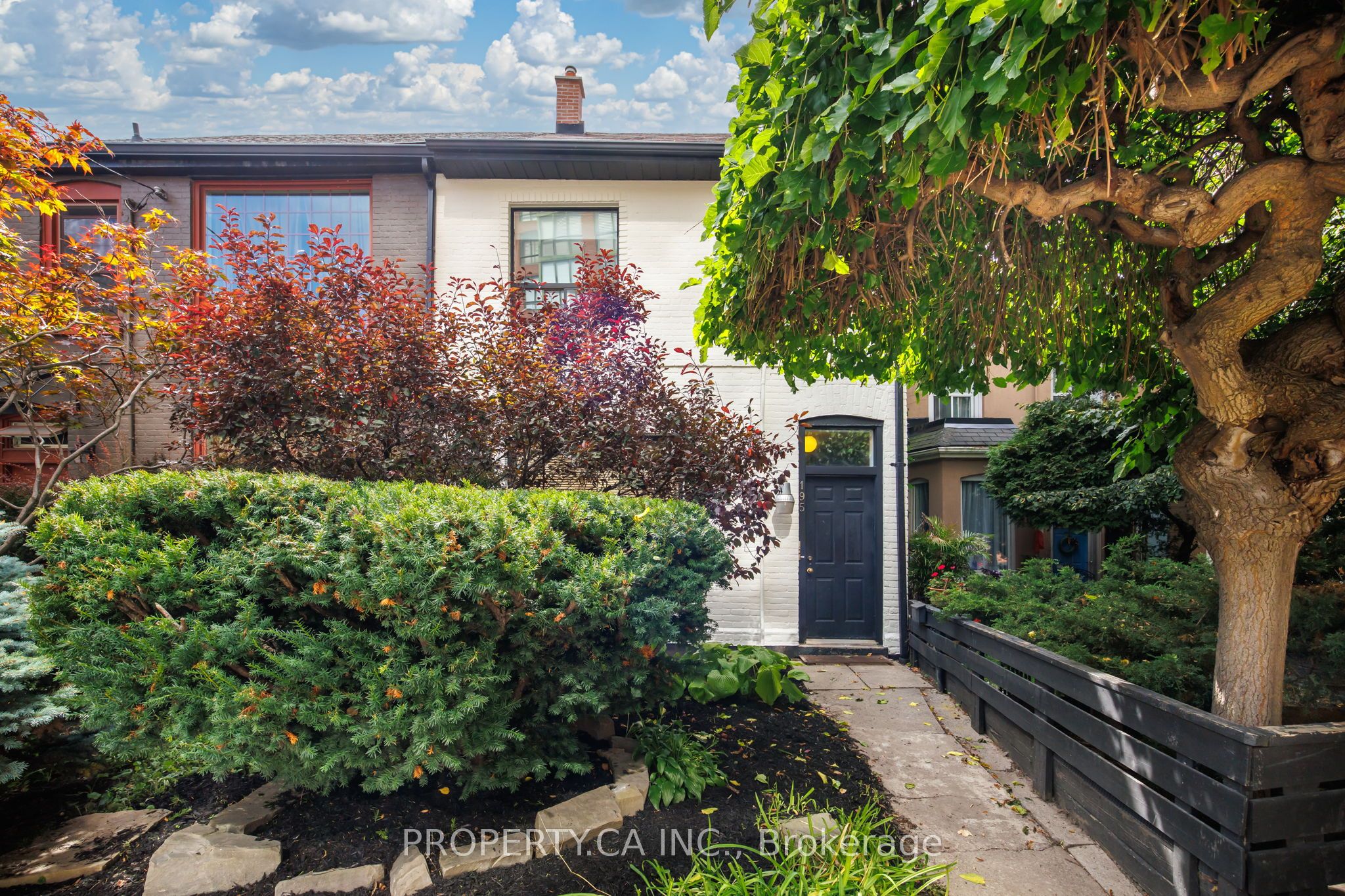 195 Niagara Street Property Photo 1