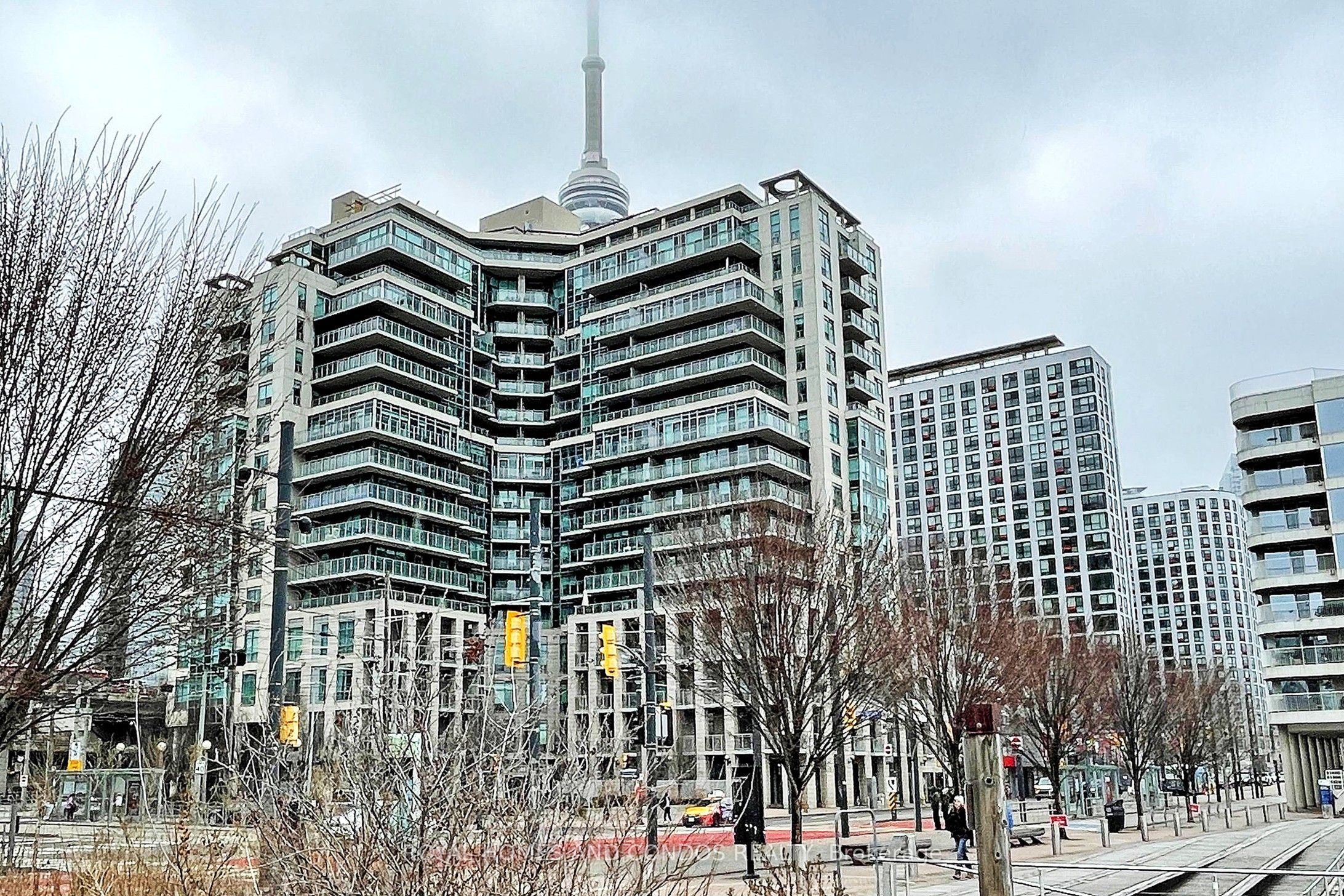 410 Queens Quay W Lph6 Property Photo 1