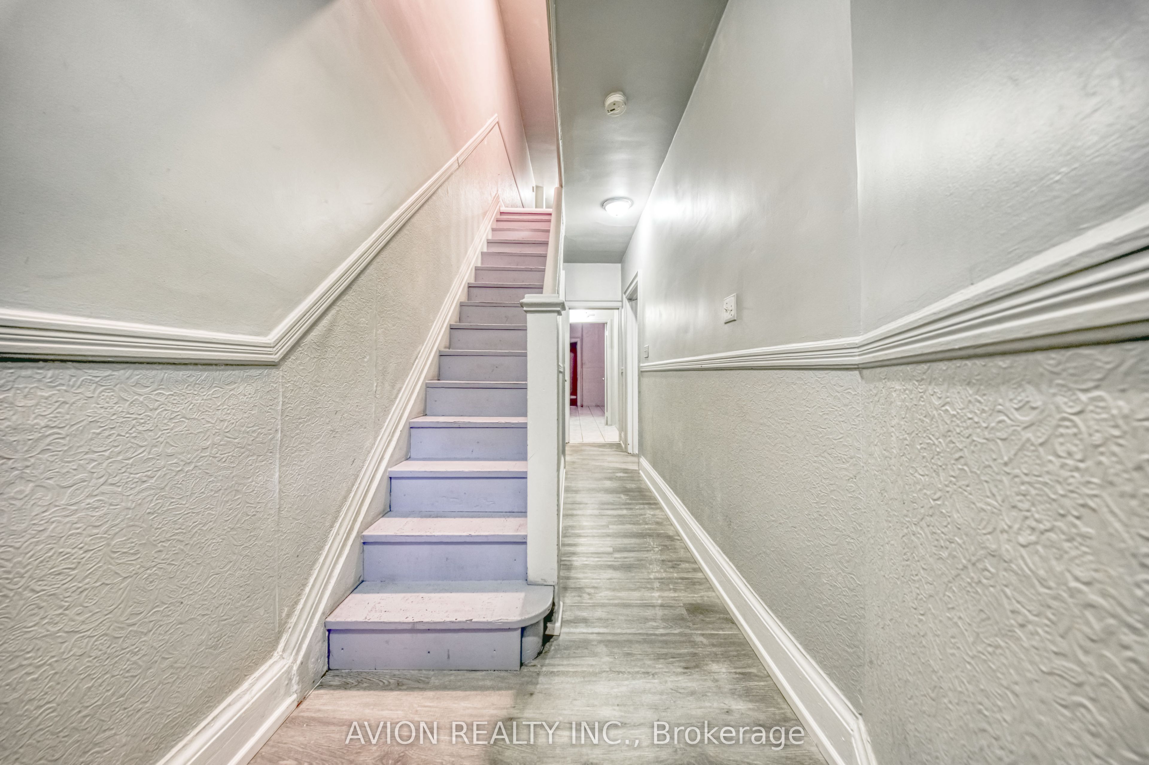 54 Ryerson Avenue Property Photo 4