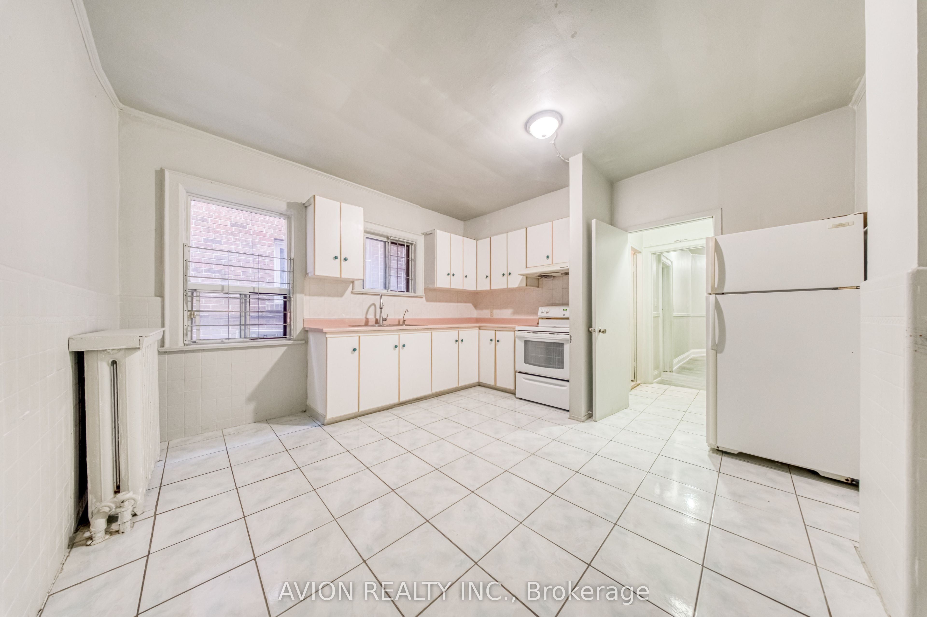 54 Ryerson Avenue Property Photo 6