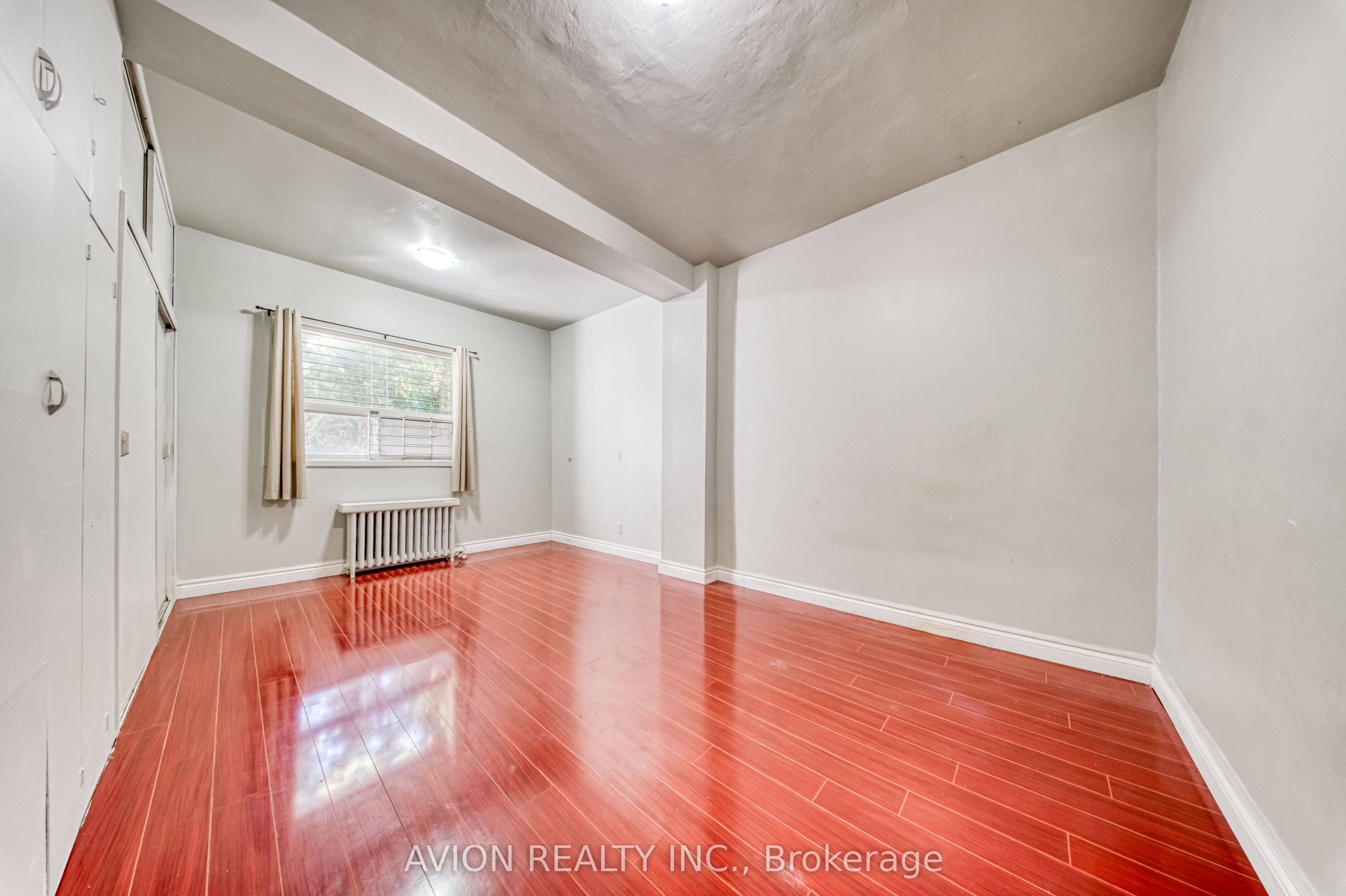54 Ryerson Avenue Property Photo 8