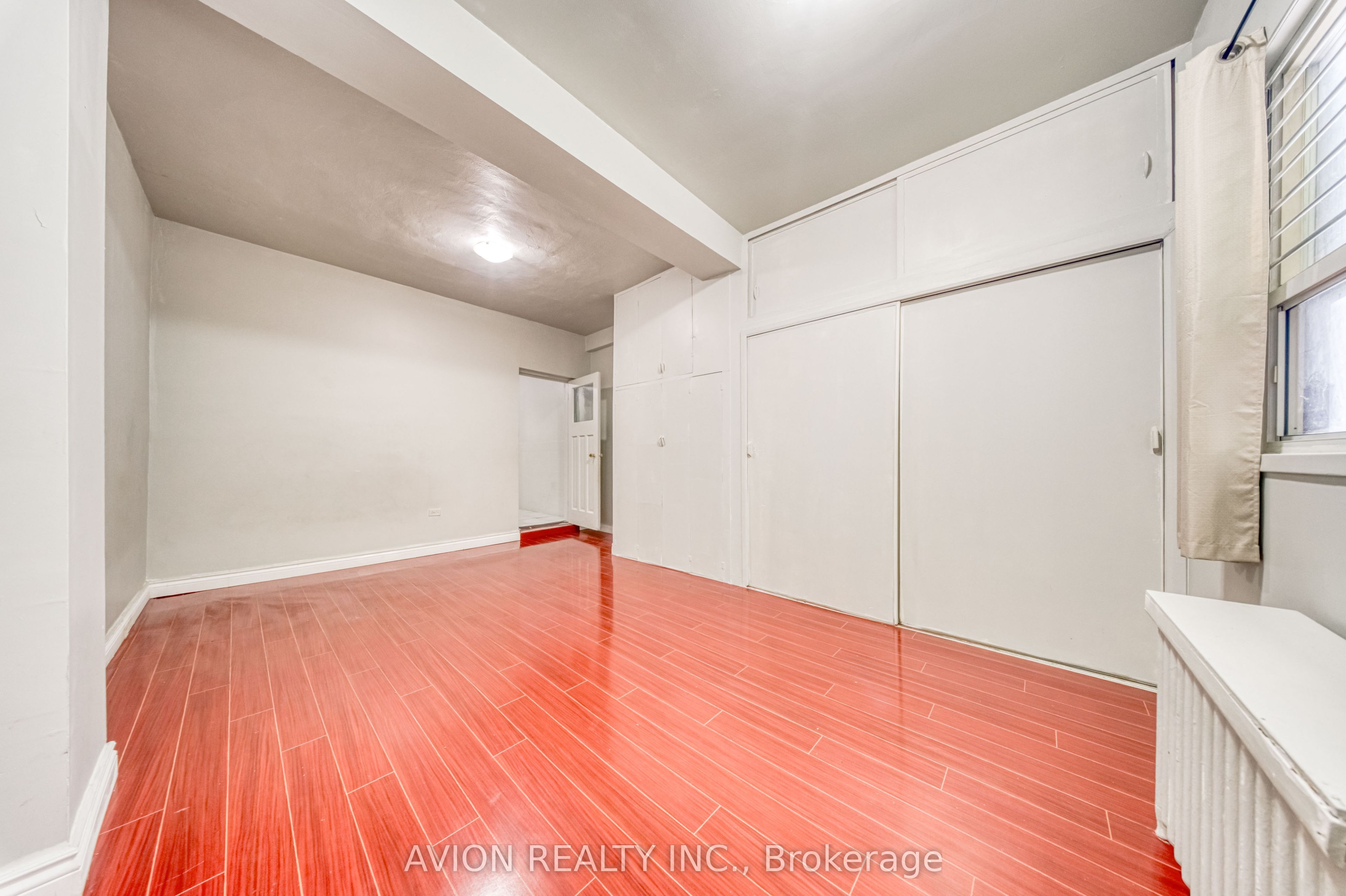54 Ryerson Avenue Property Photo 9