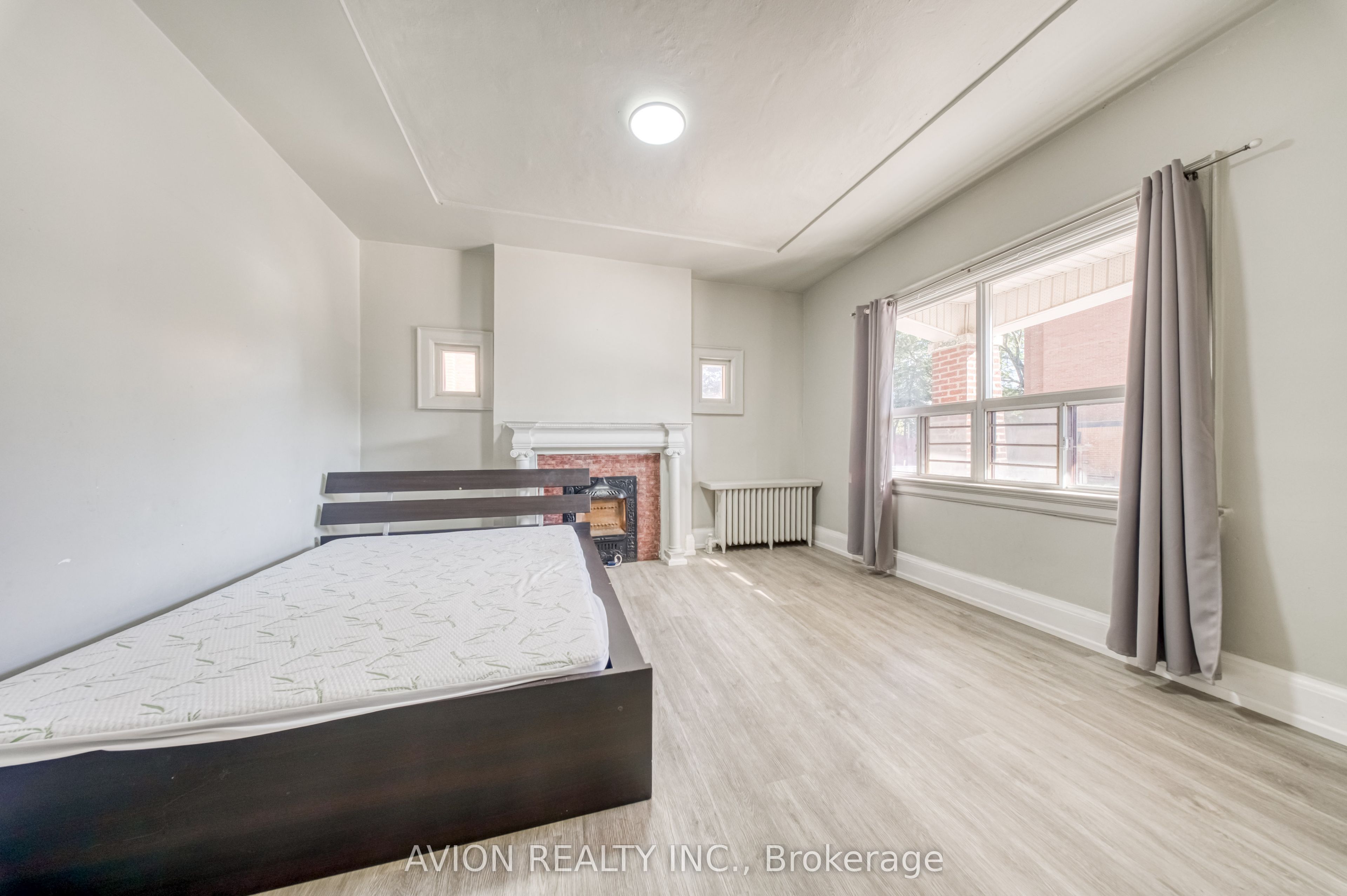 54 Ryerson Avenue Property Photo 10
