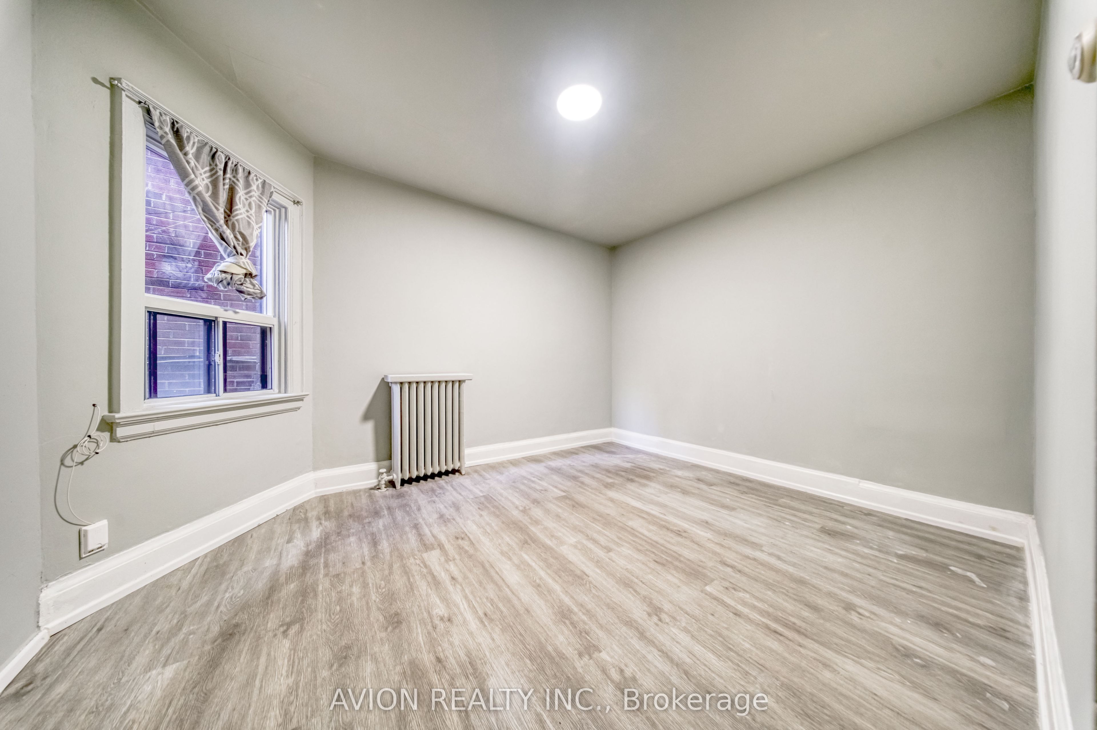 54 Ryerson Avenue Property Photo 12