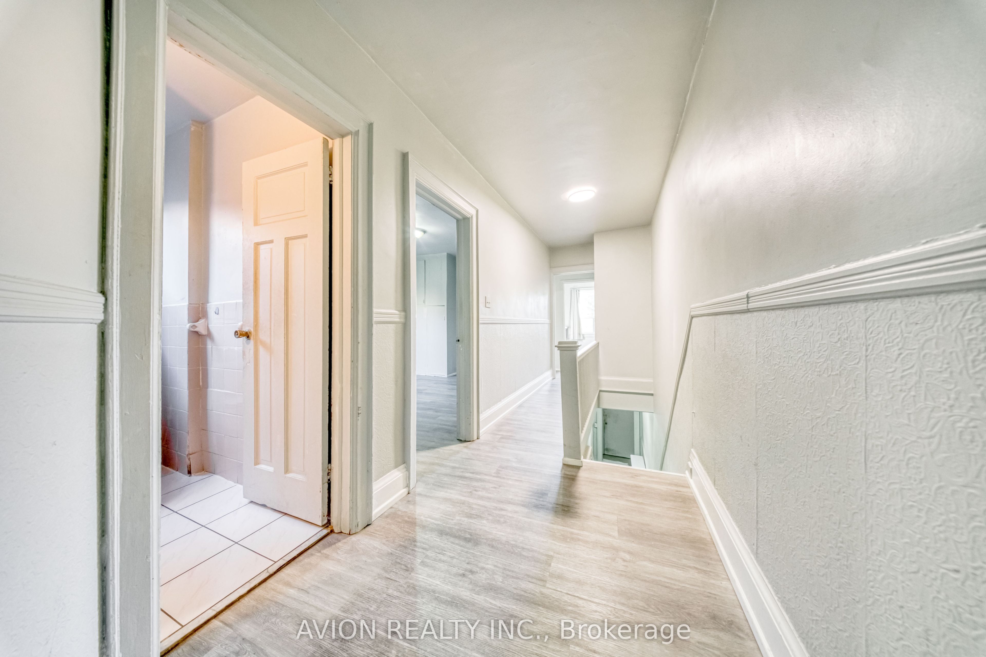 54 Ryerson Avenue Property Photo 16