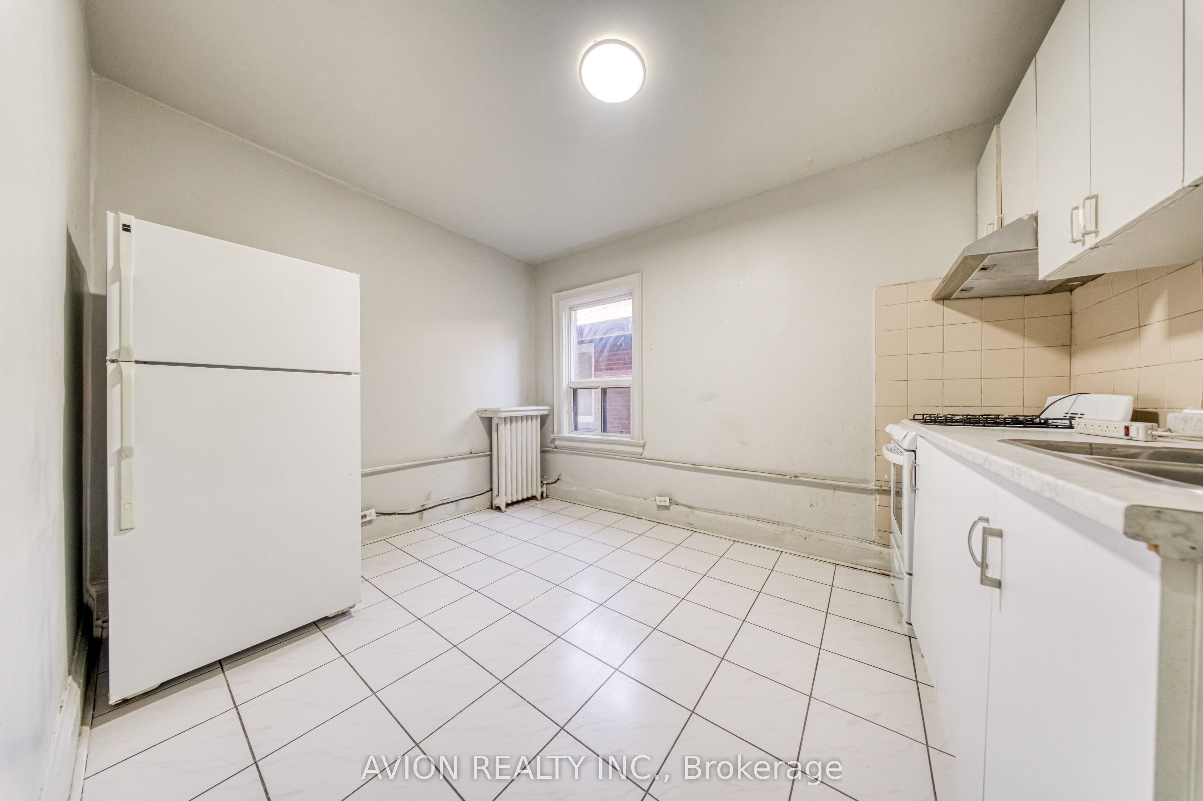 54 Ryerson Avenue Property Photo 17