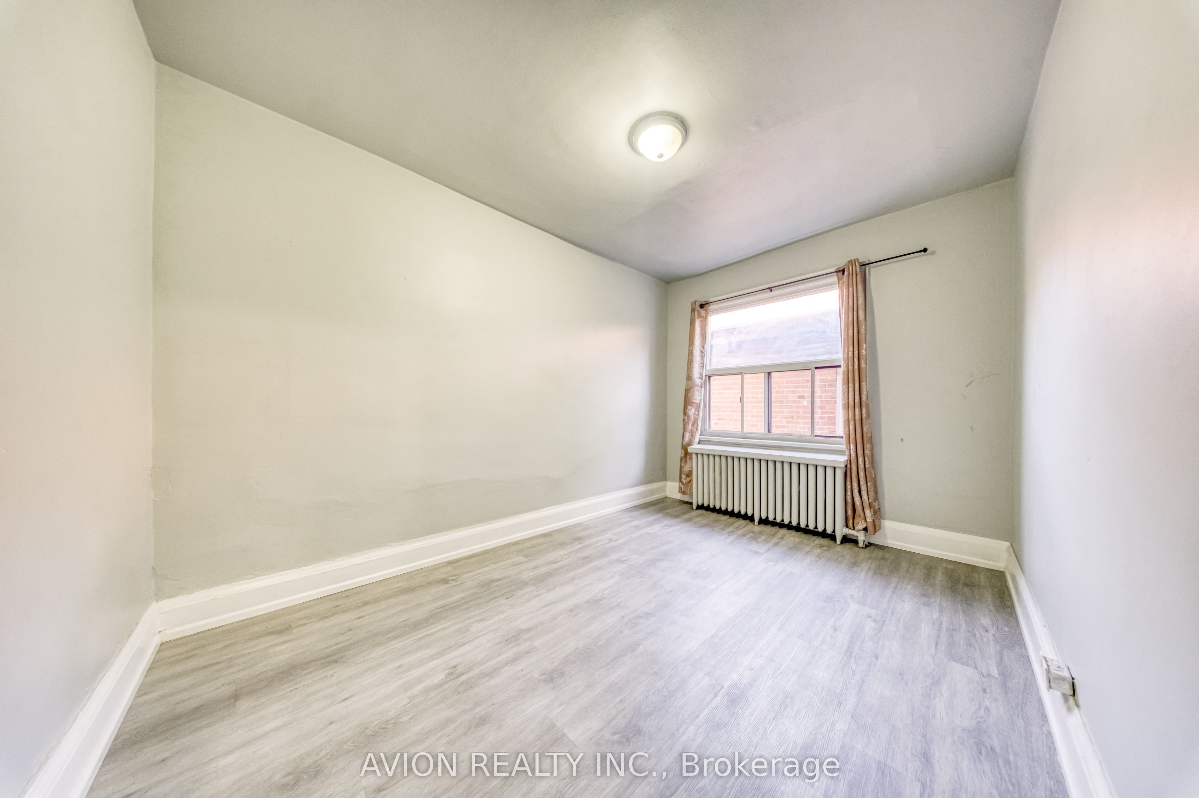 54 Ryerson Avenue Property Photo 19
