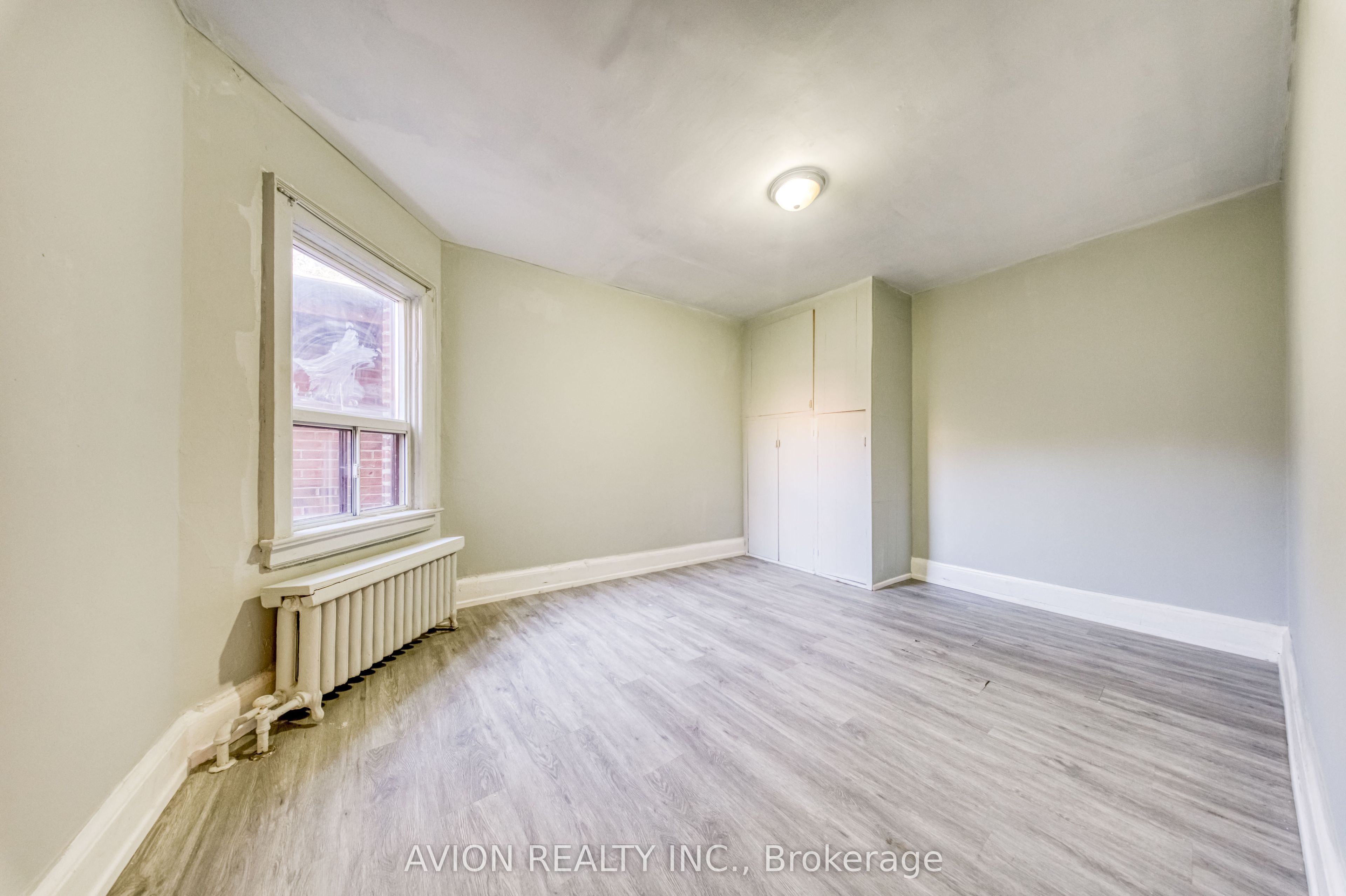 54 Ryerson Avenue Property Photo 21