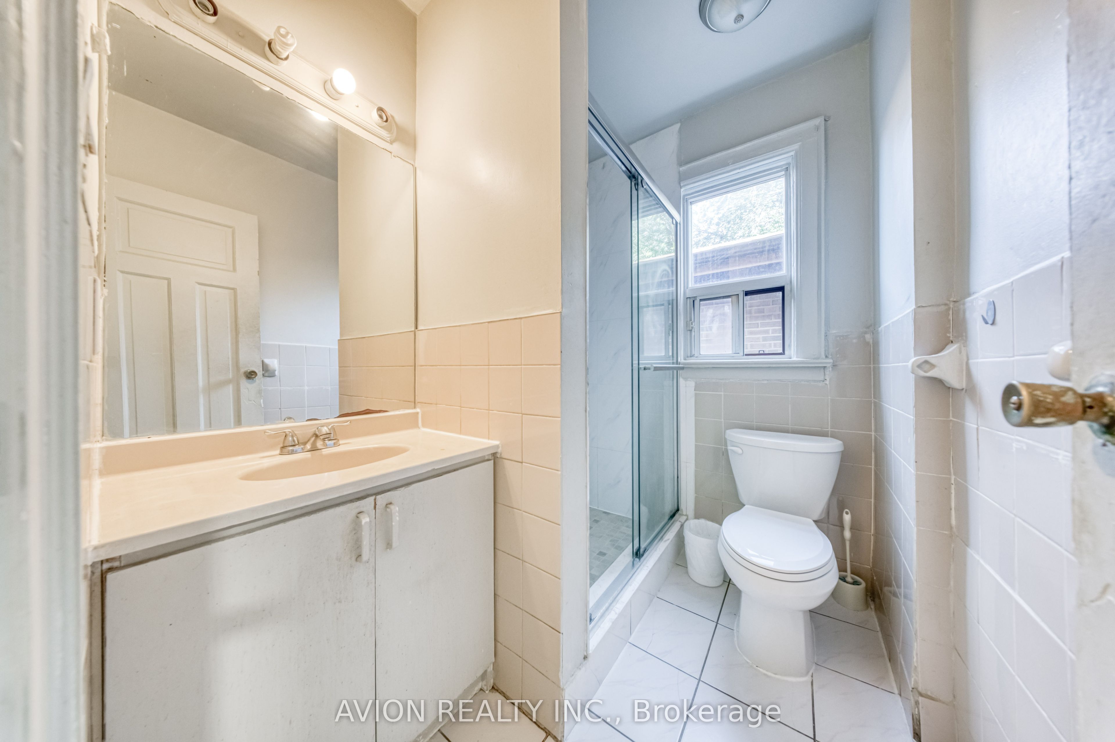 54 Ryerson Avenue Property Photo 27