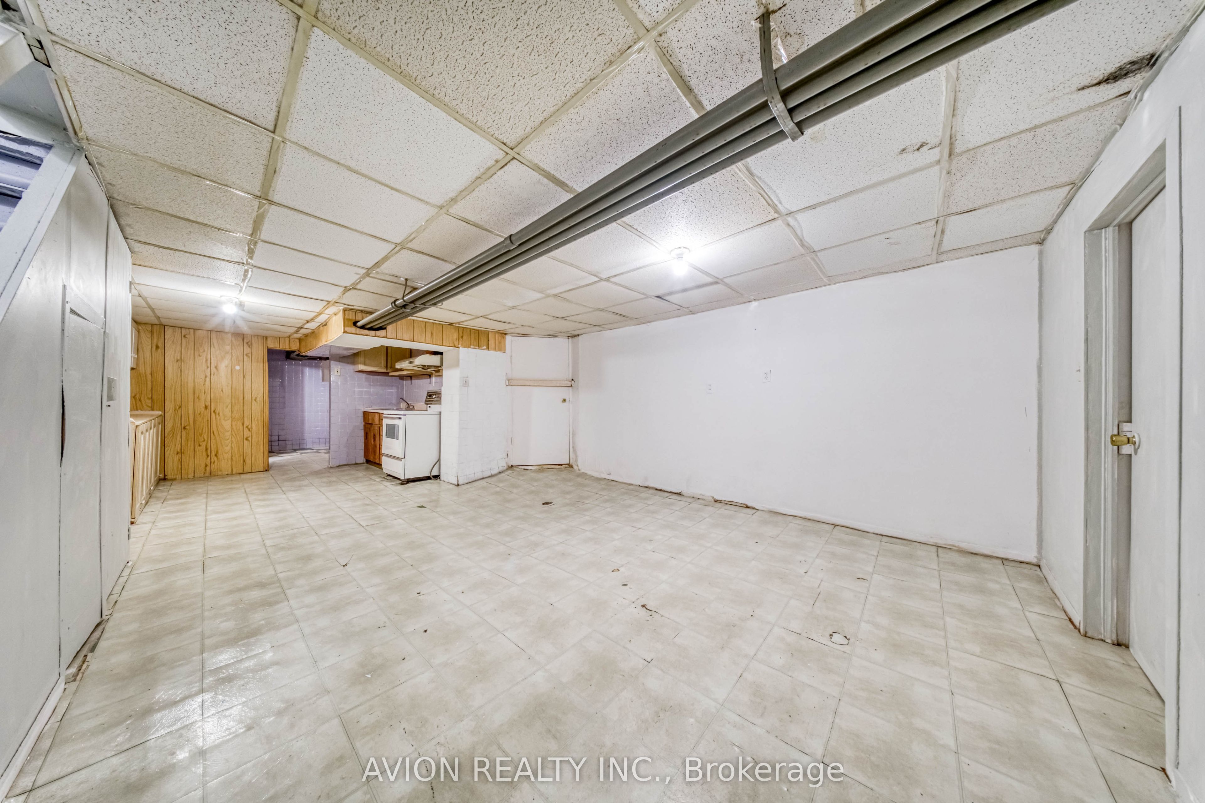 54 Ryerson Avenue Property Photo 28