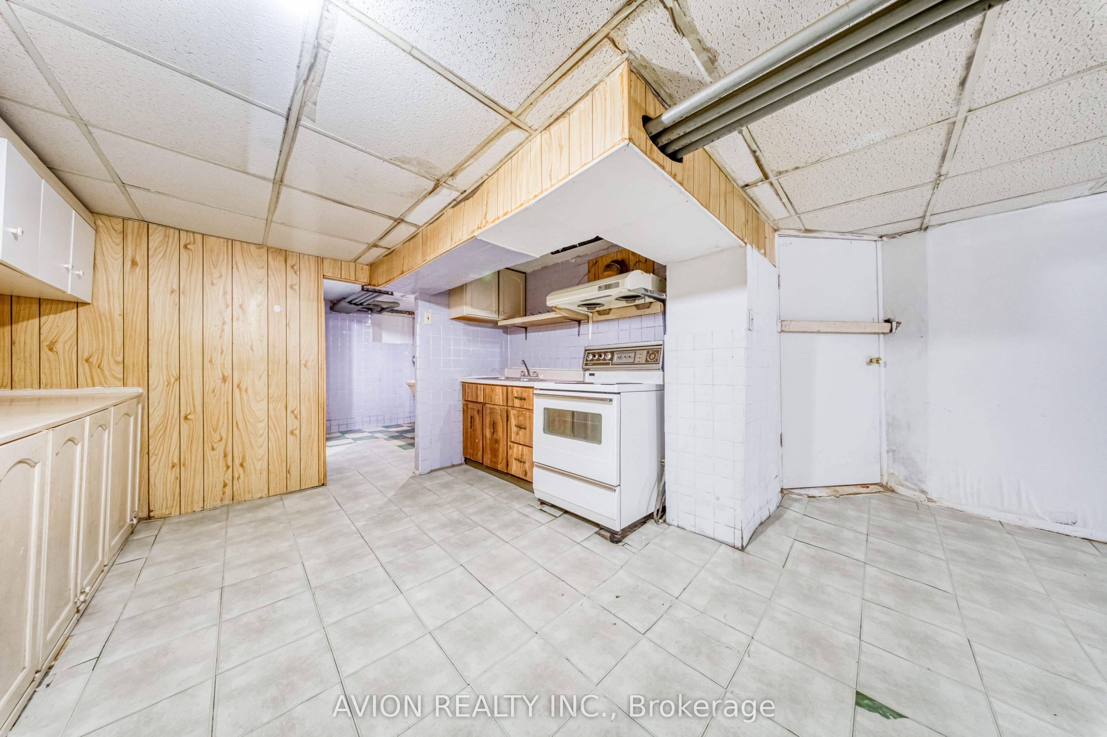 54 Ryerson Avenue Property Photo 30