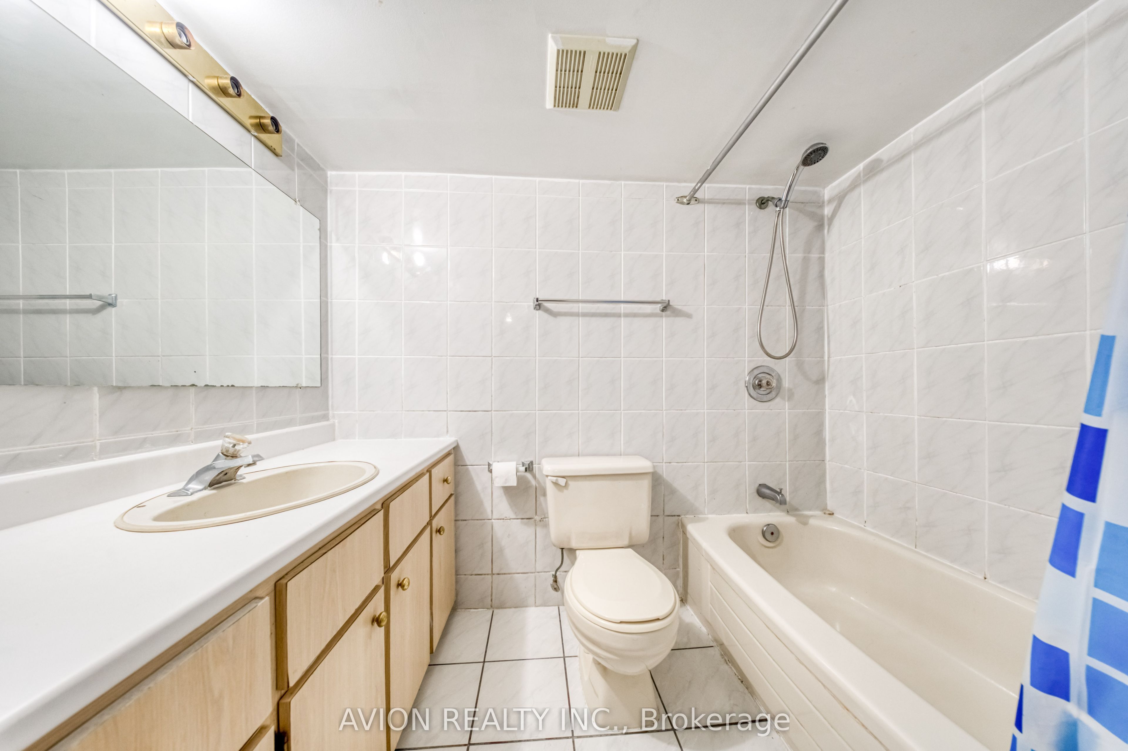 54 Ryerson Avenue Property Photo 33