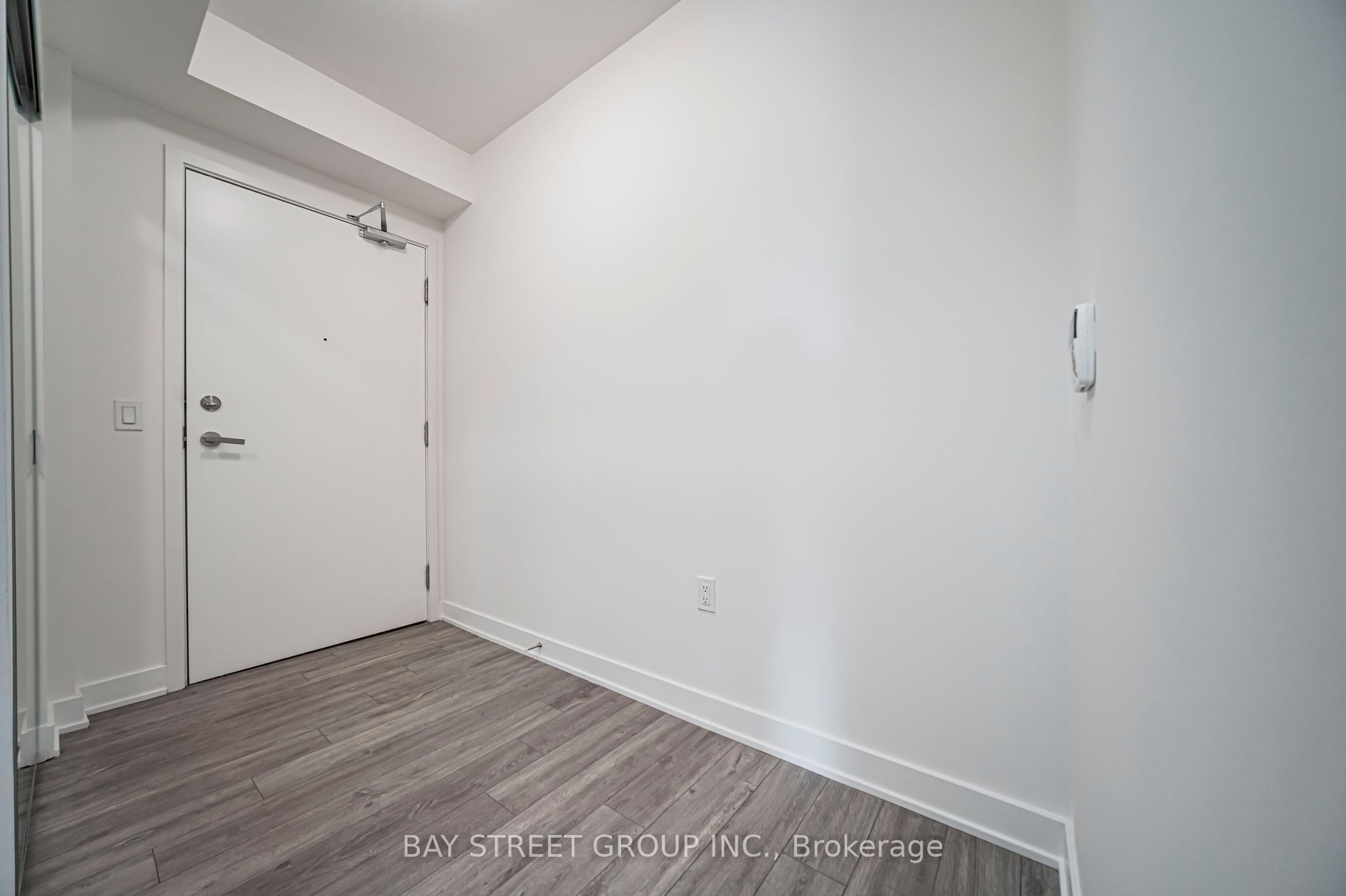 195 Redpath Avenue 2412 Property Photo 3