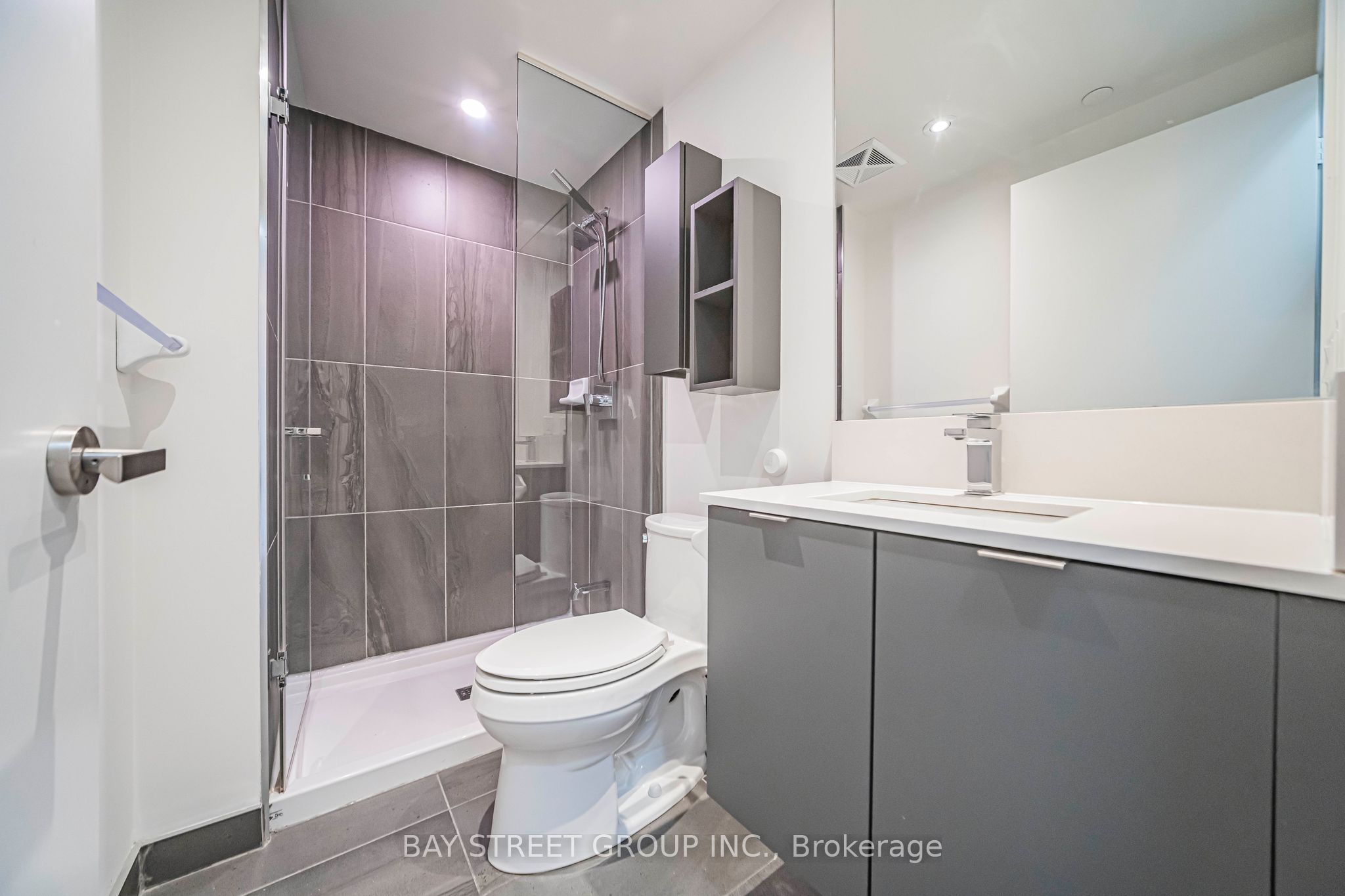 195 Redpath Avenue 2412 Property Photo 5