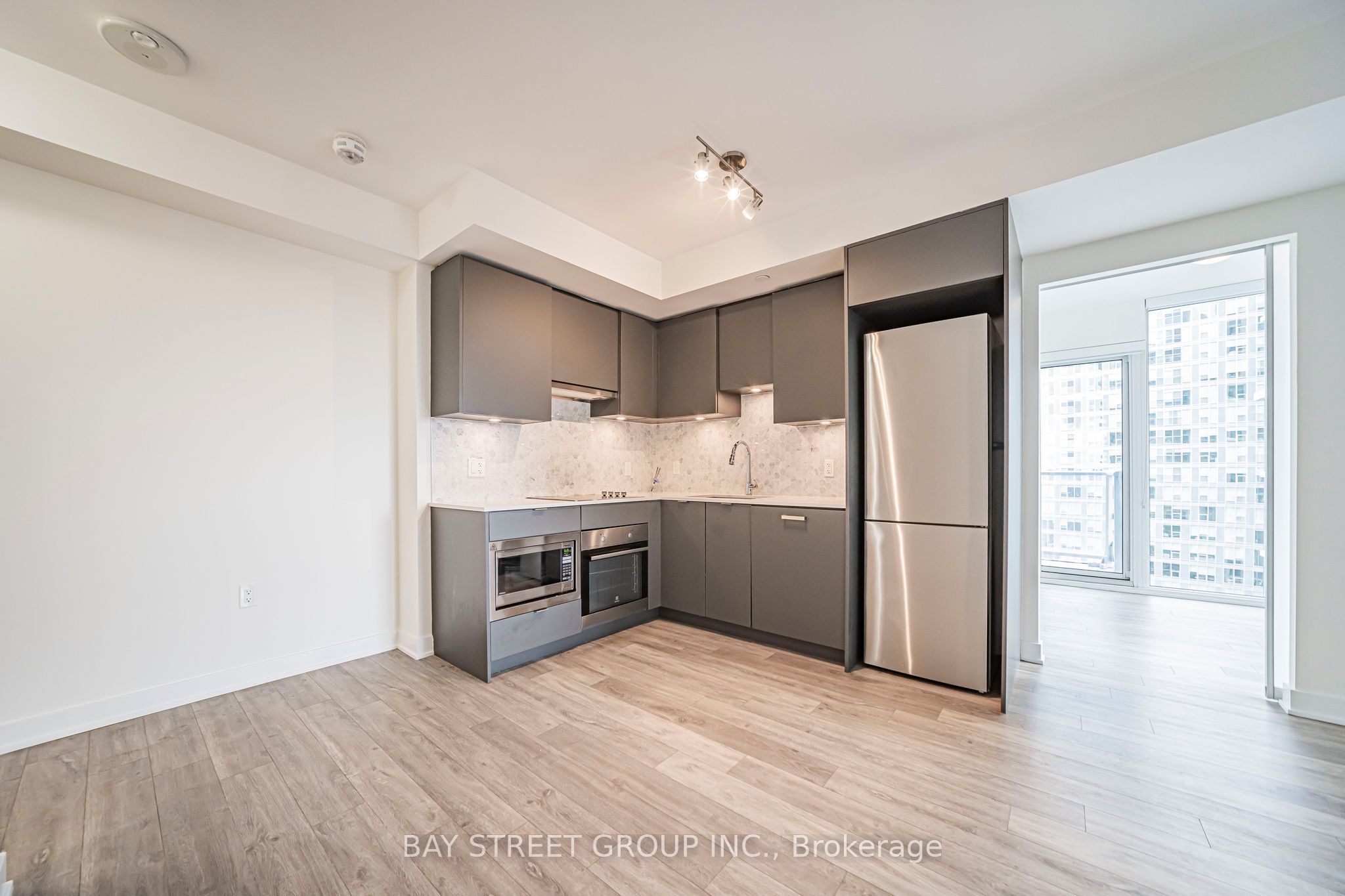 195 Redpath Avenue 2412 Property Photo 10