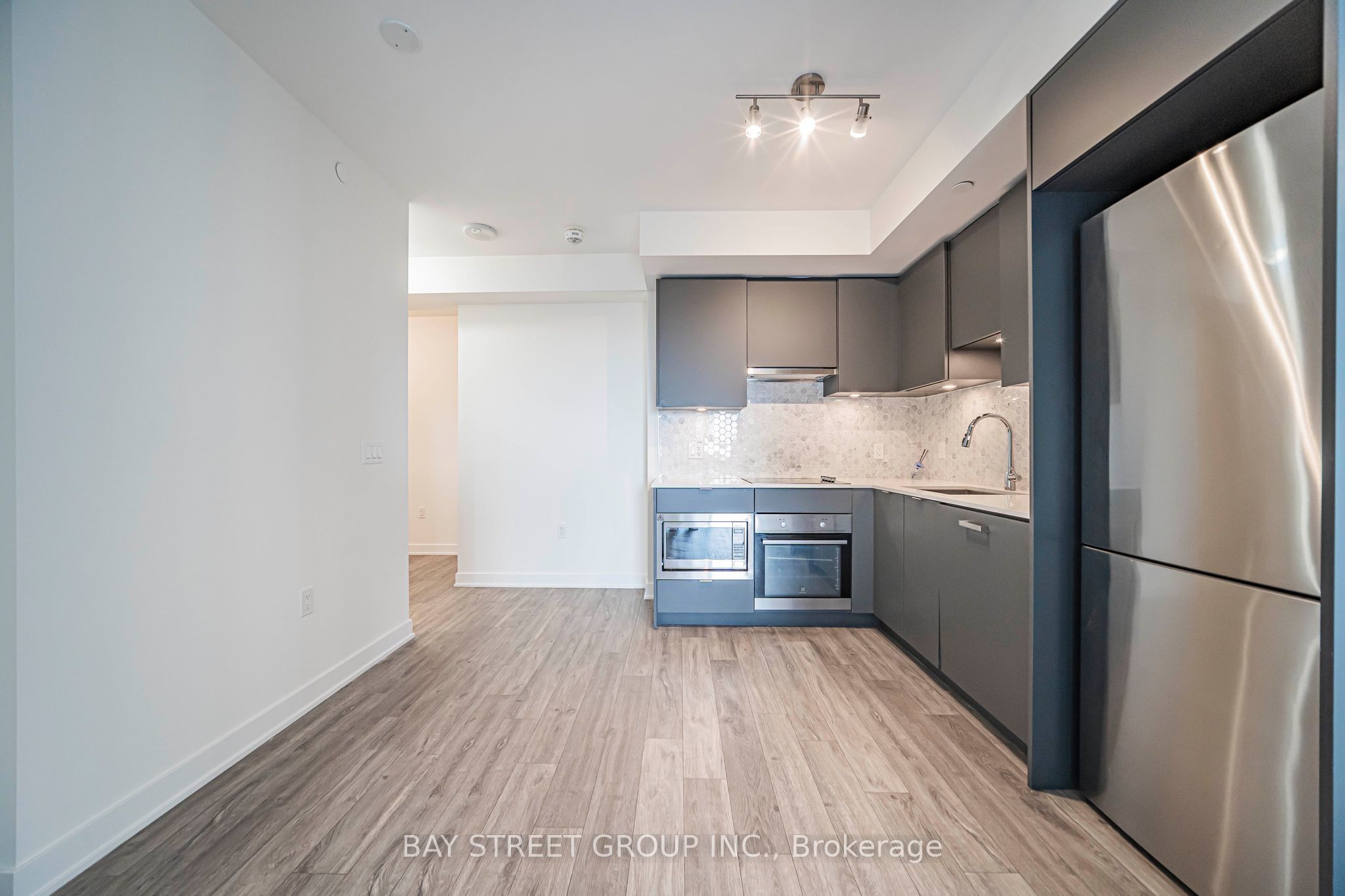 195 Redpath Avenue 2412 Property Photo 11