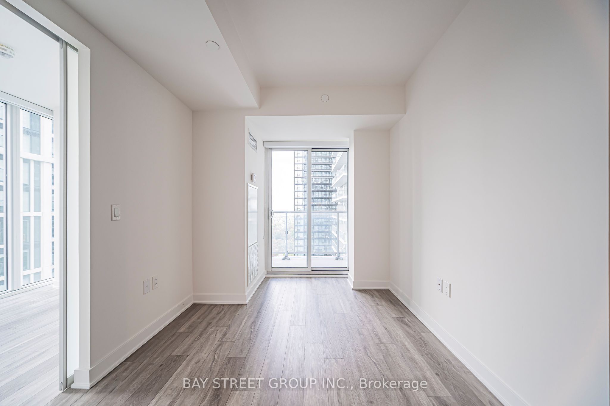 195 Redpath Avenue 2412 Property Photo 13