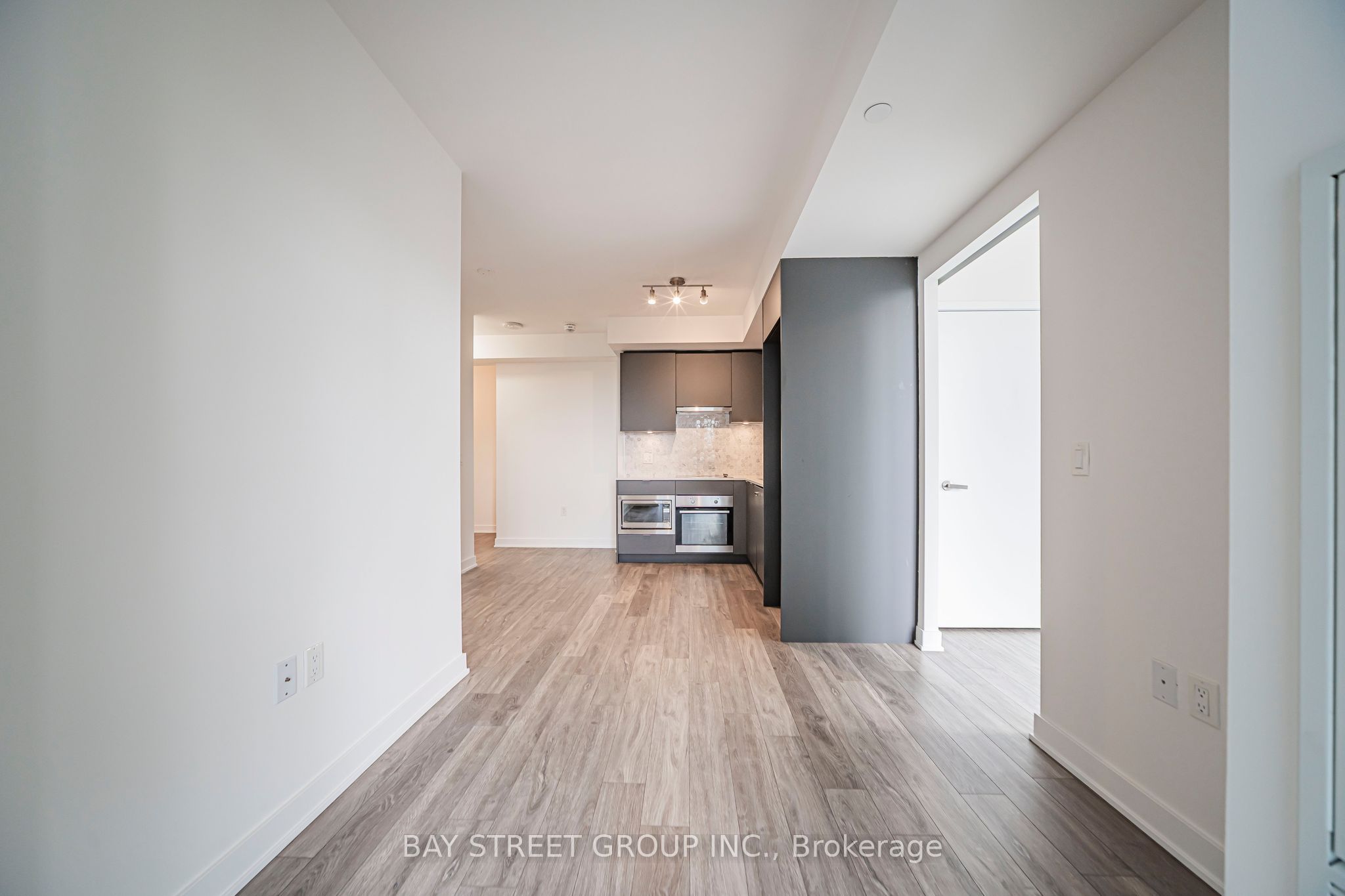 195 Redpath Avenue 2412 Property Photo 15