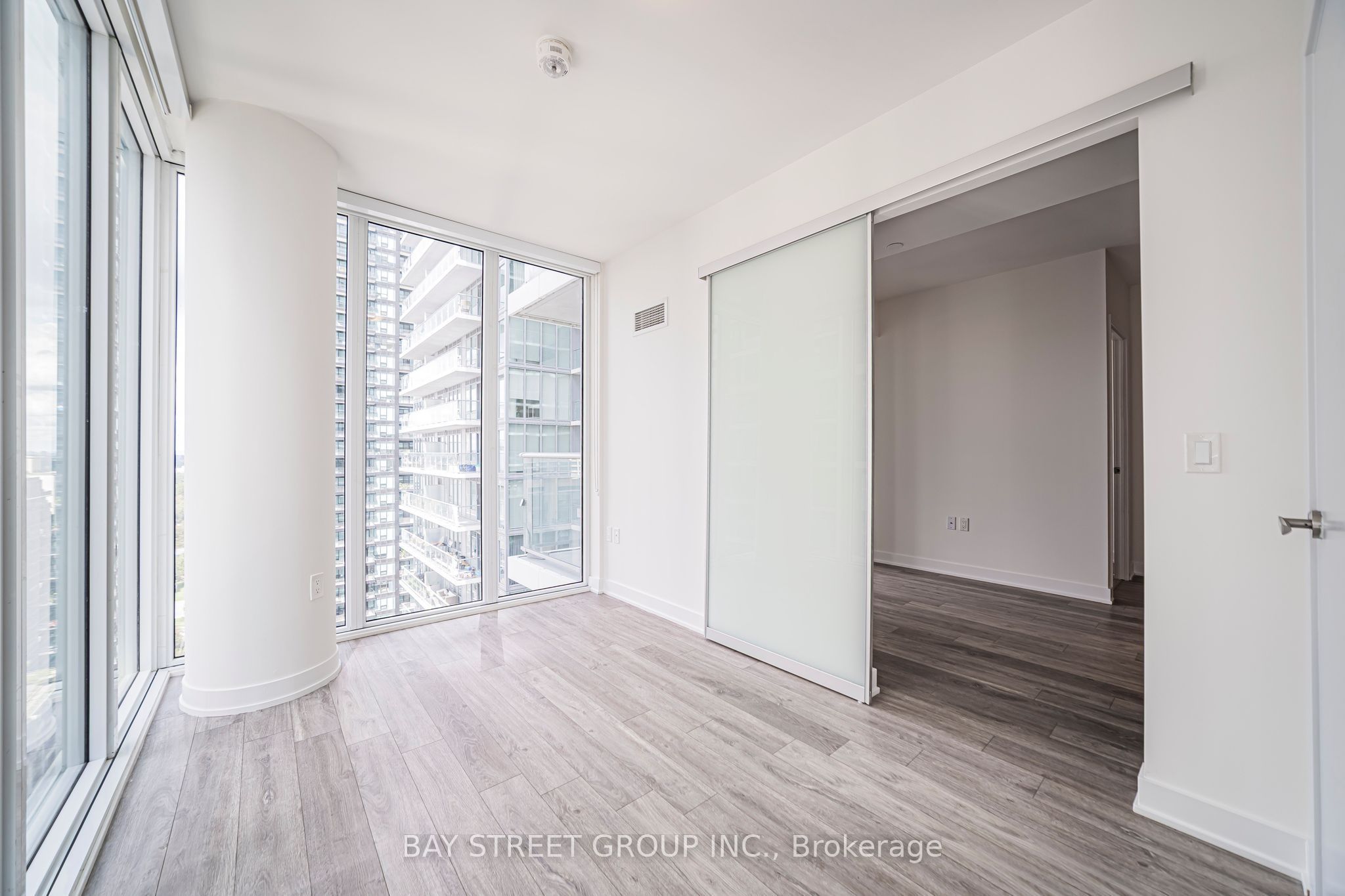 195 Redpath Avenue 2412 Property Photo 21