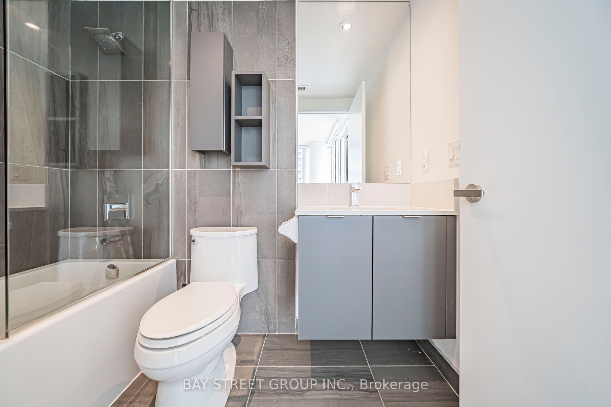 195 Redpath Avenue 2412 Property Photo 22