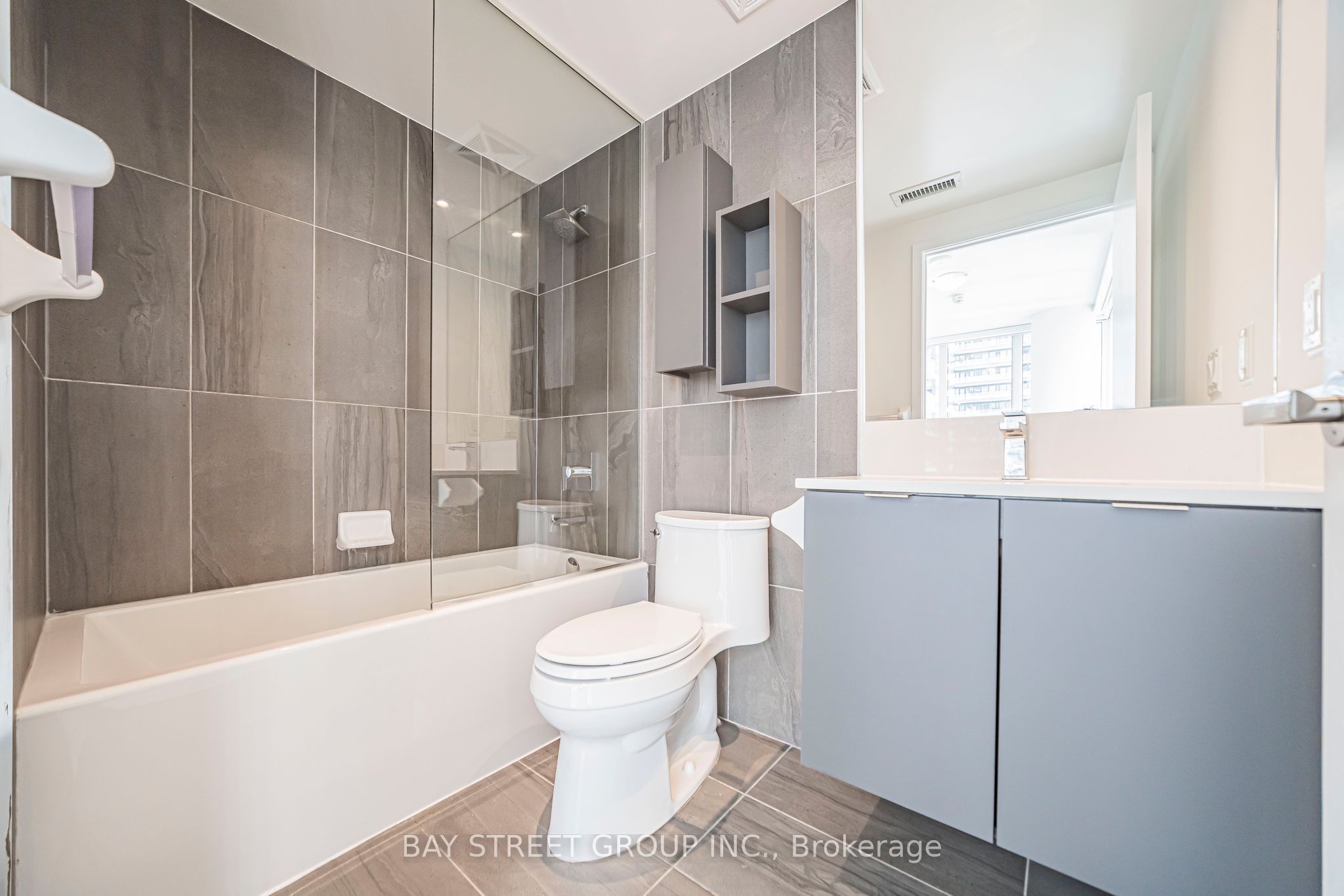 195 Redpath Avenue 2412 Property Photo 23