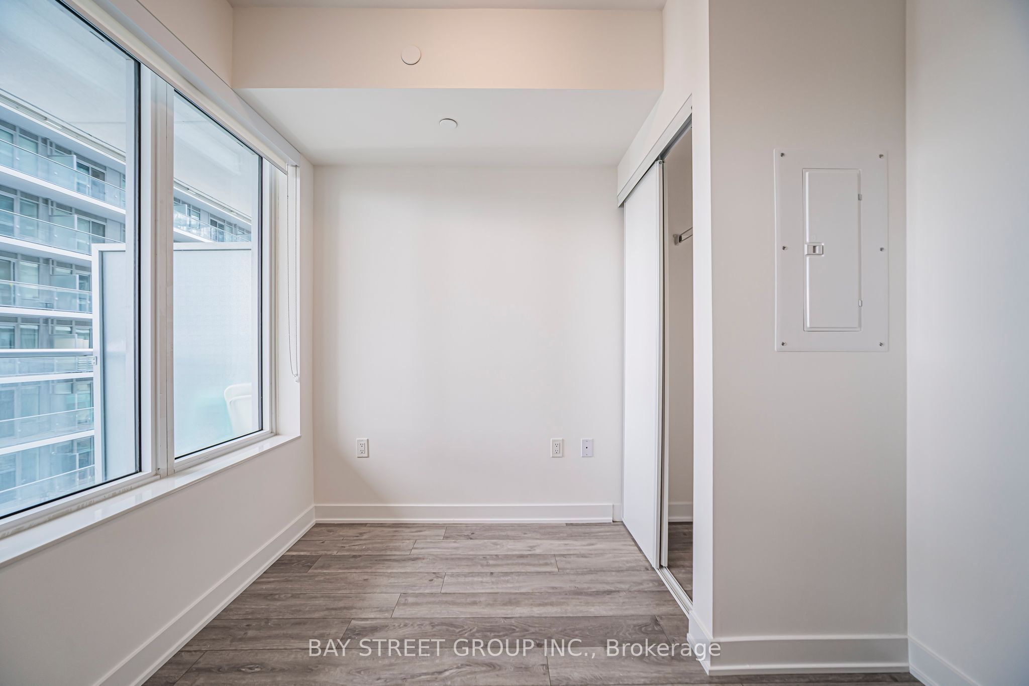 195 Redpath Avenue 2412 Property Photo 27