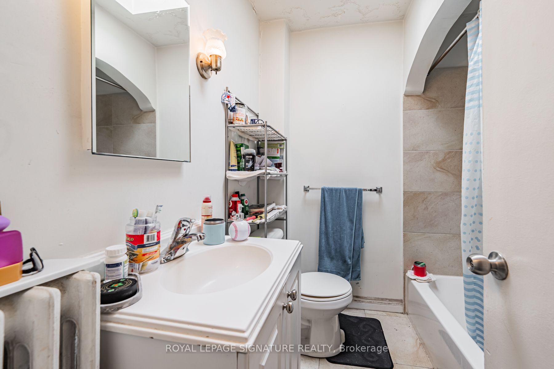 1762-1764 Avenue Road Property Photo 6