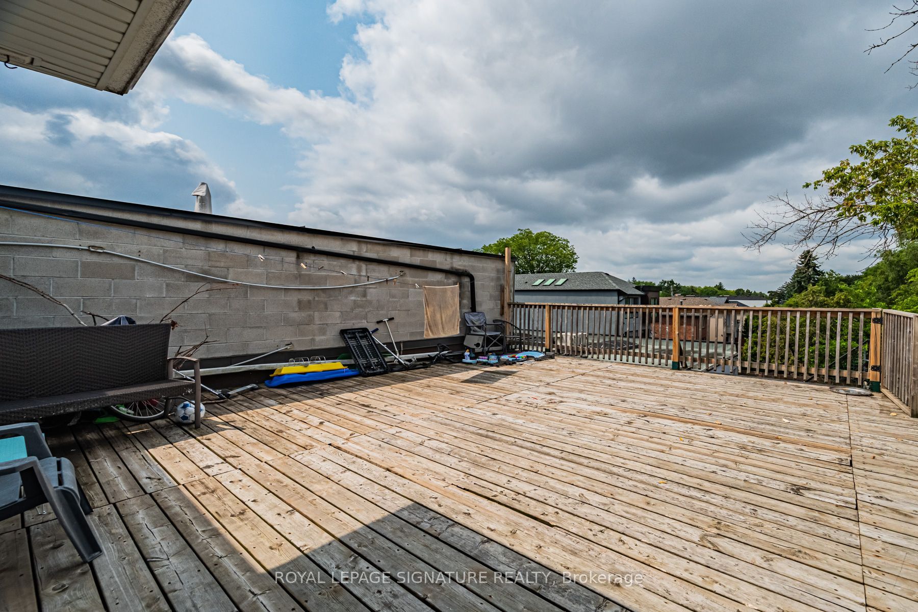 1762-1764 Avenue Road Property Photo 20
