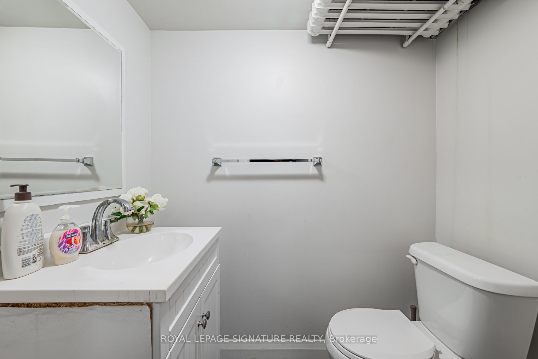 1762-1764 Avenue Road Property Photo 35