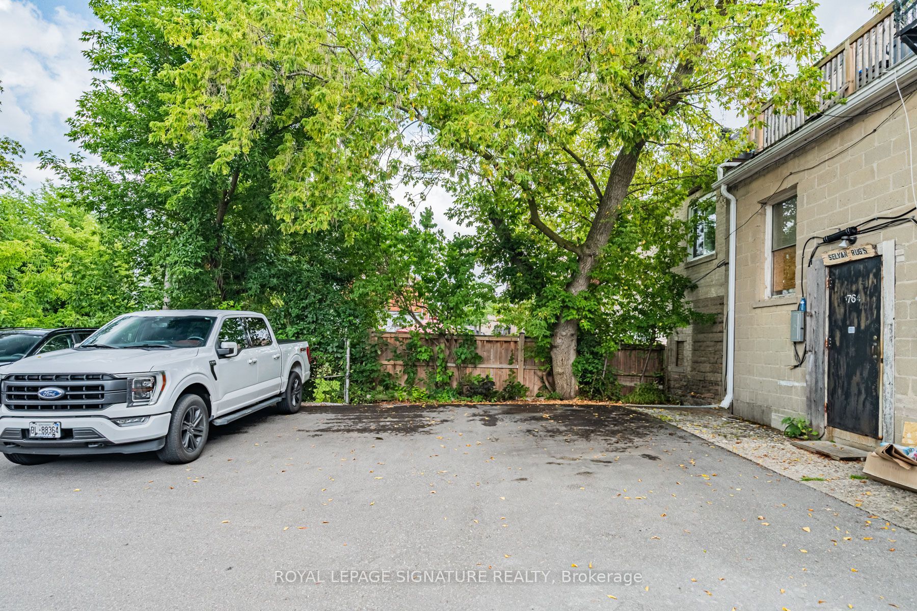 1762-1764 Avenue Road Property Photo 37