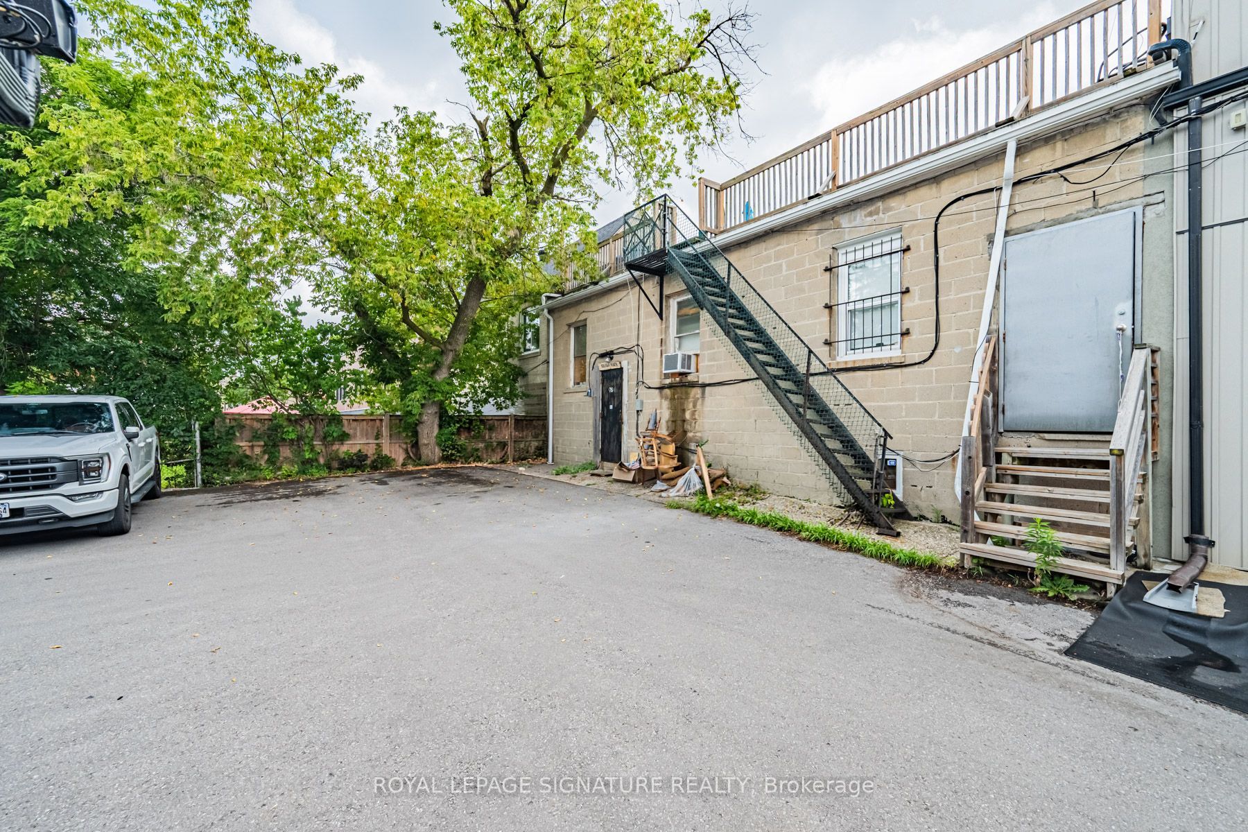 1762-1764 Avenue Road Property Photo 38