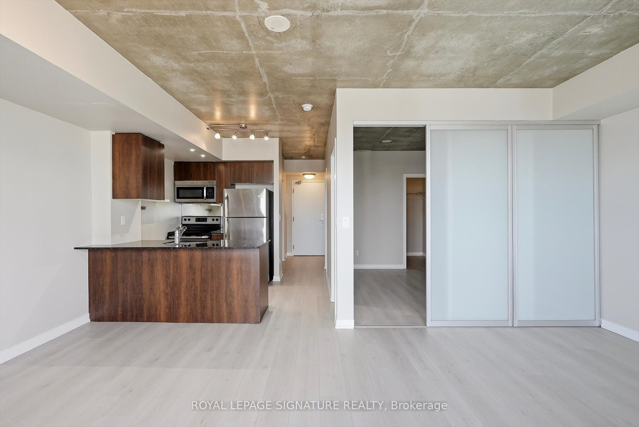 59 East Liberty Street 1010 Property Photo 8