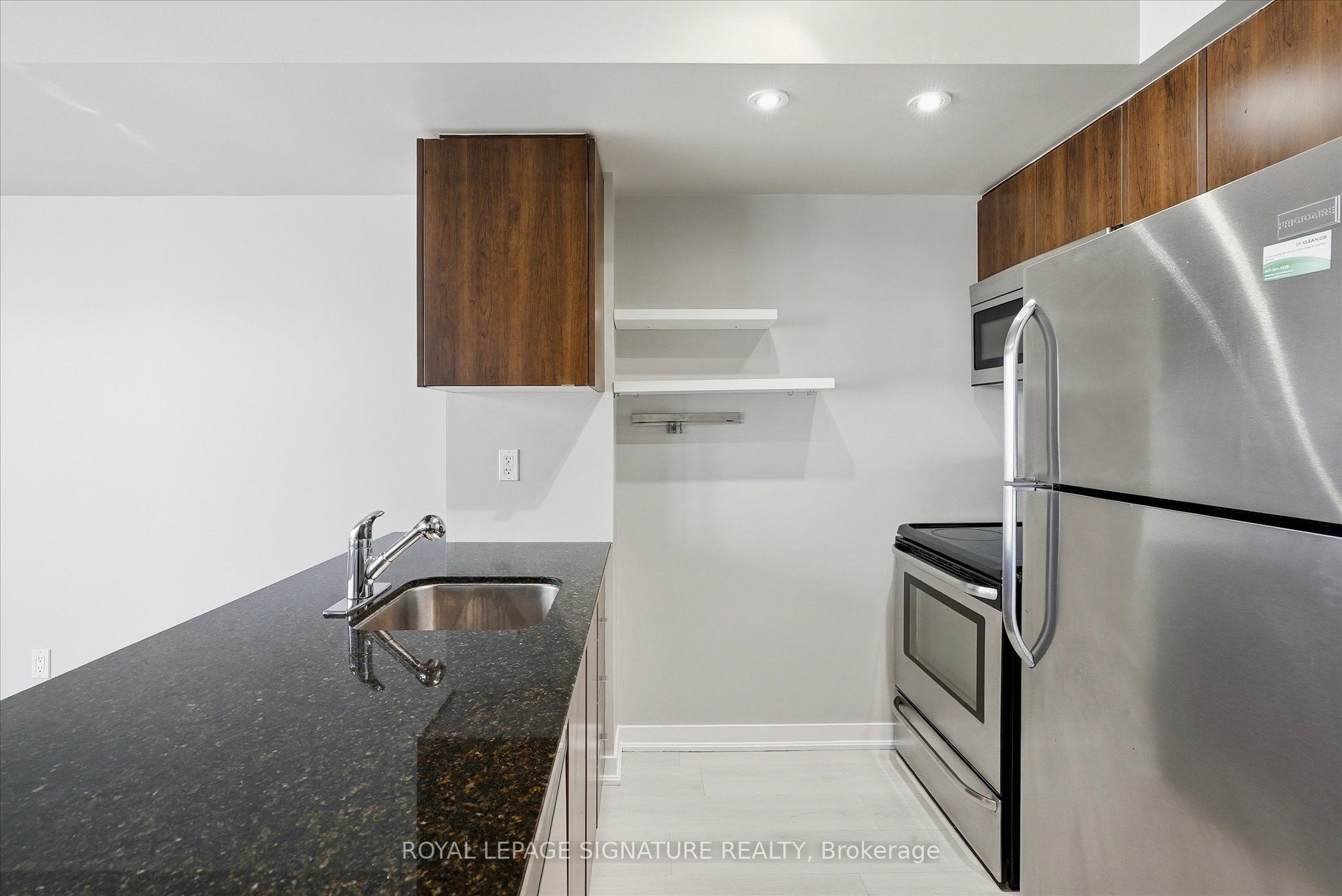 59 East Liberty Street 1010 Property Photo 9