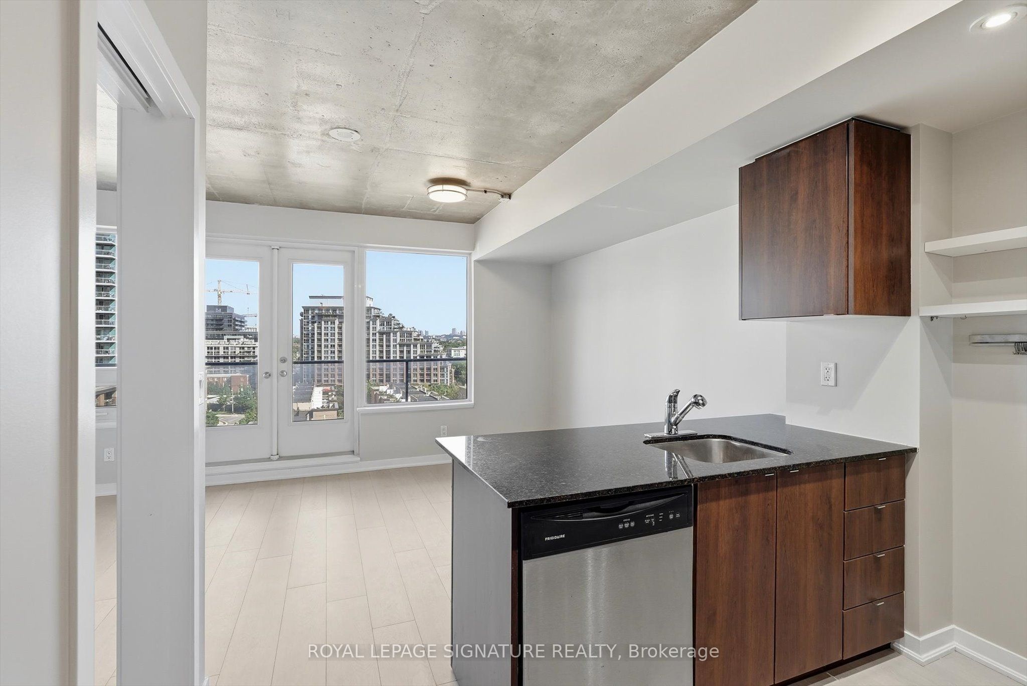 59 East Liberty Street 1010 Property Photo 10