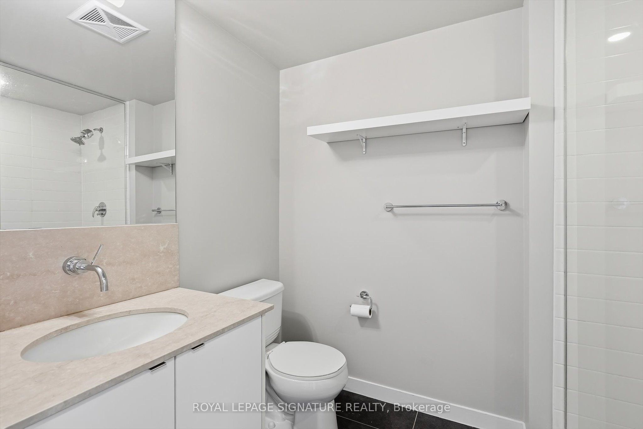 59 East Liberty Street 1010 Property Photo 16