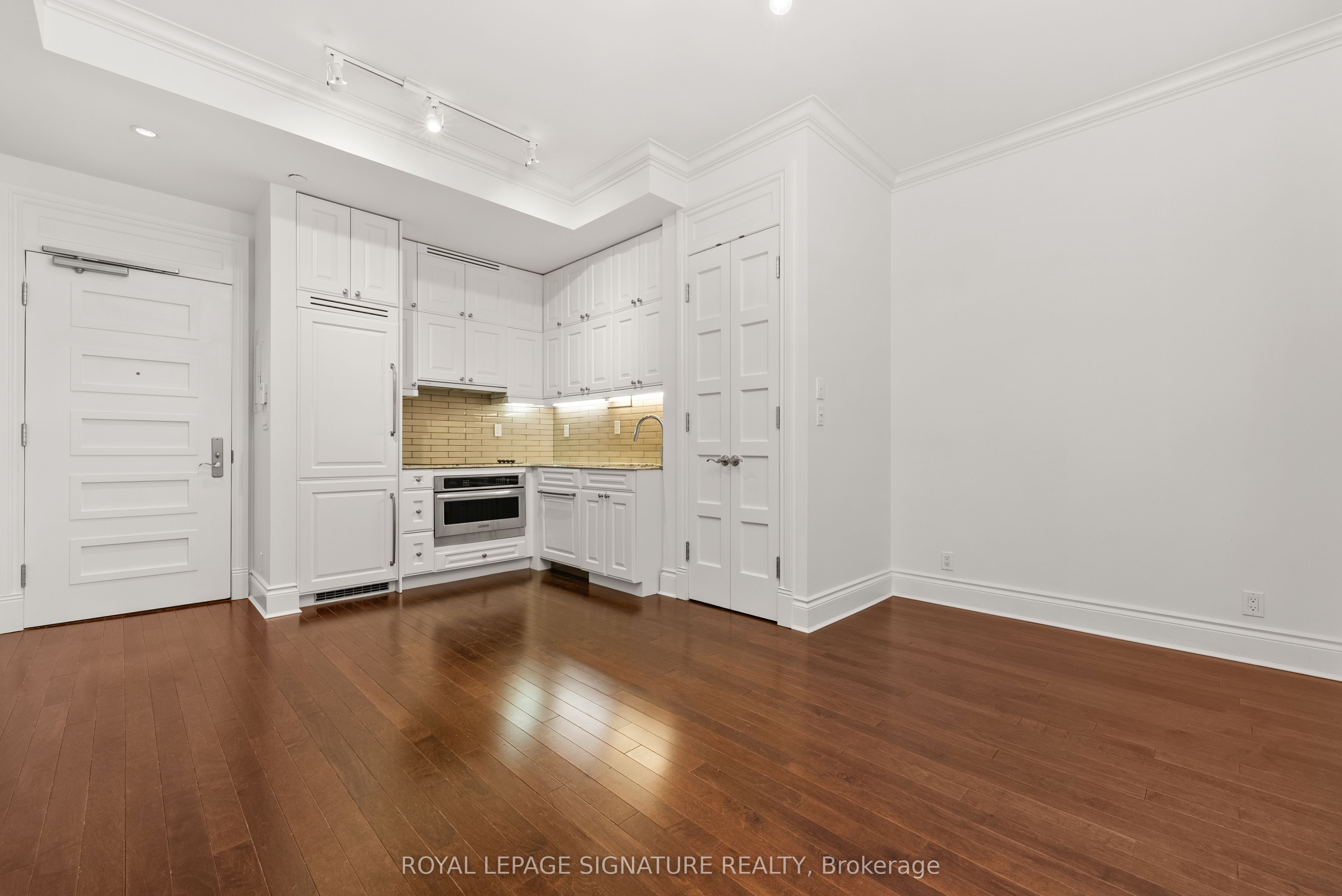 22 Leader Lane 542 Property Photo 2