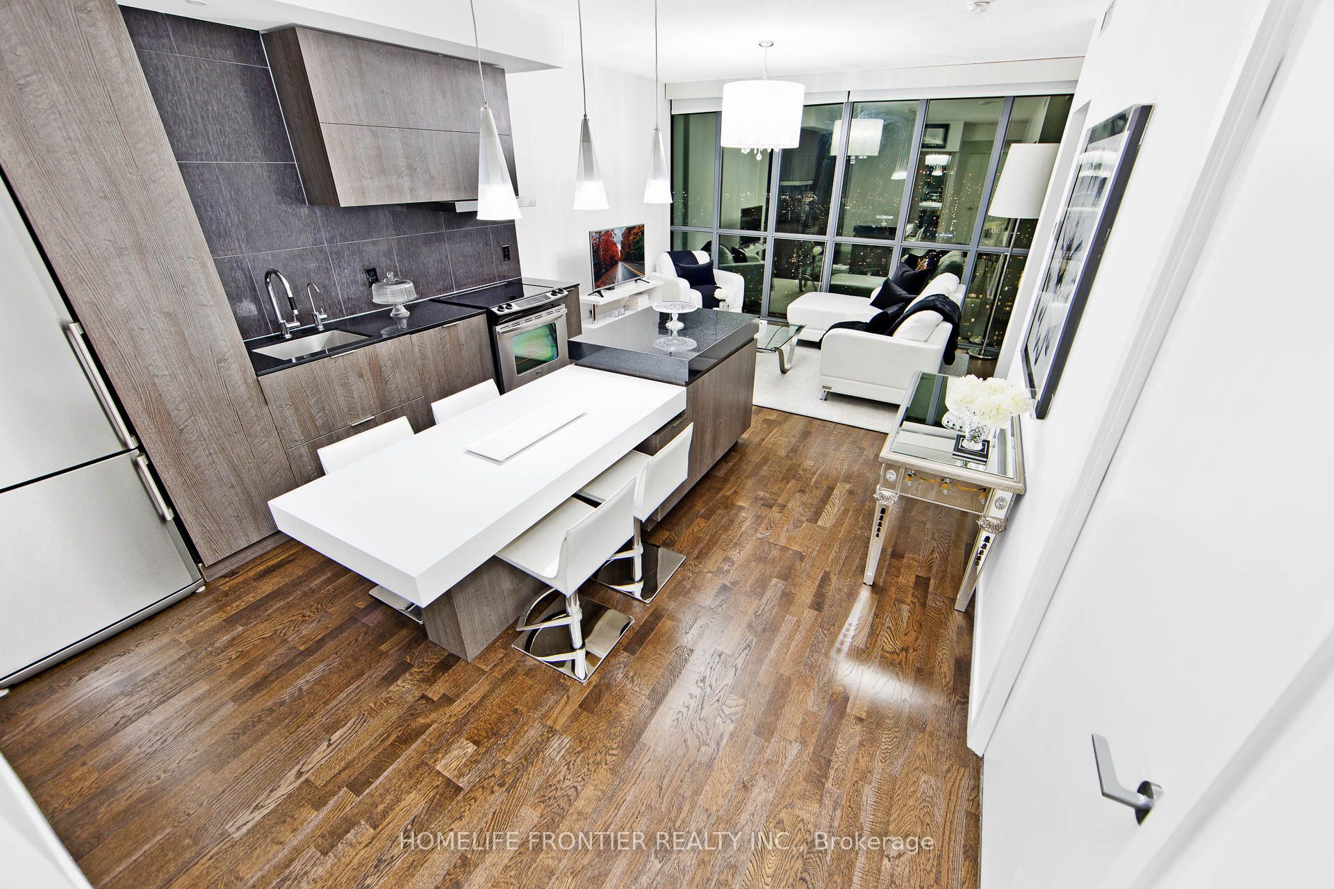 101 Charles Street E 4202 Property Photo 10