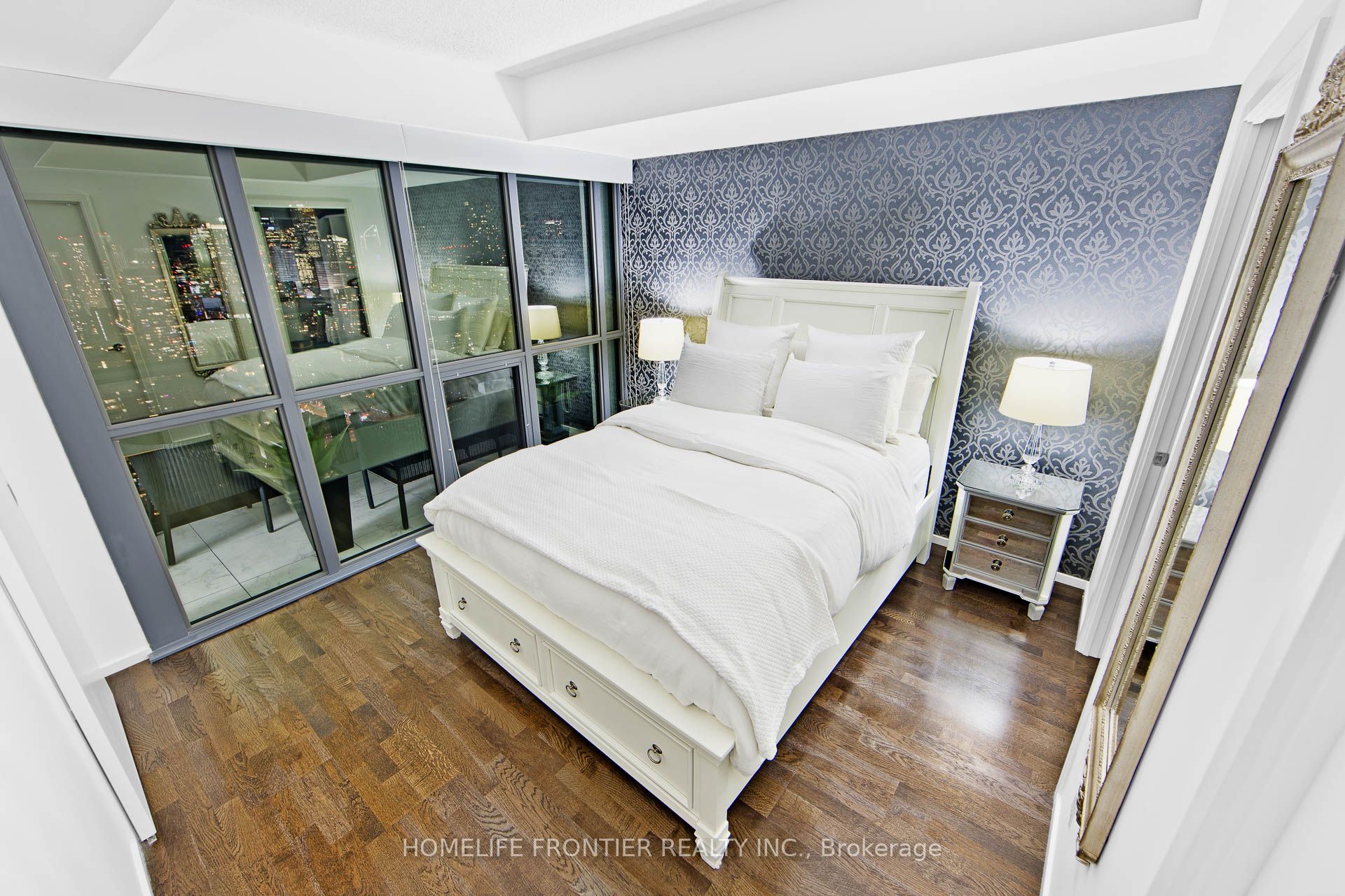 101 Charles Street E 4202 Property Photo 12