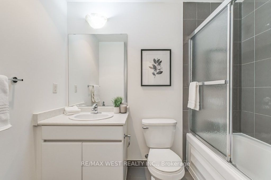 30 Canterbury Place 501 Property Photo 23