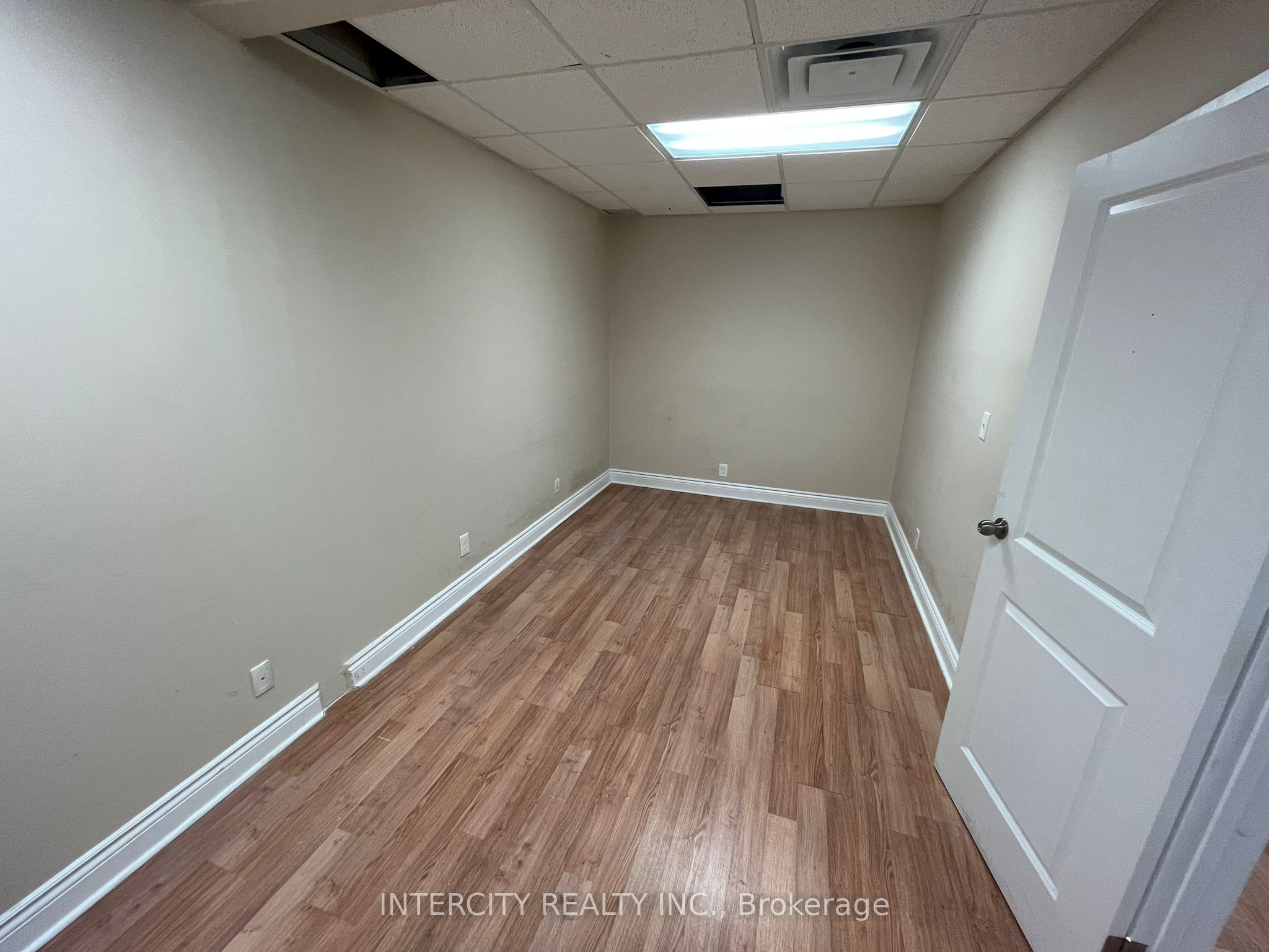 20 Eglinton Avenue E 390 Property Photo 3